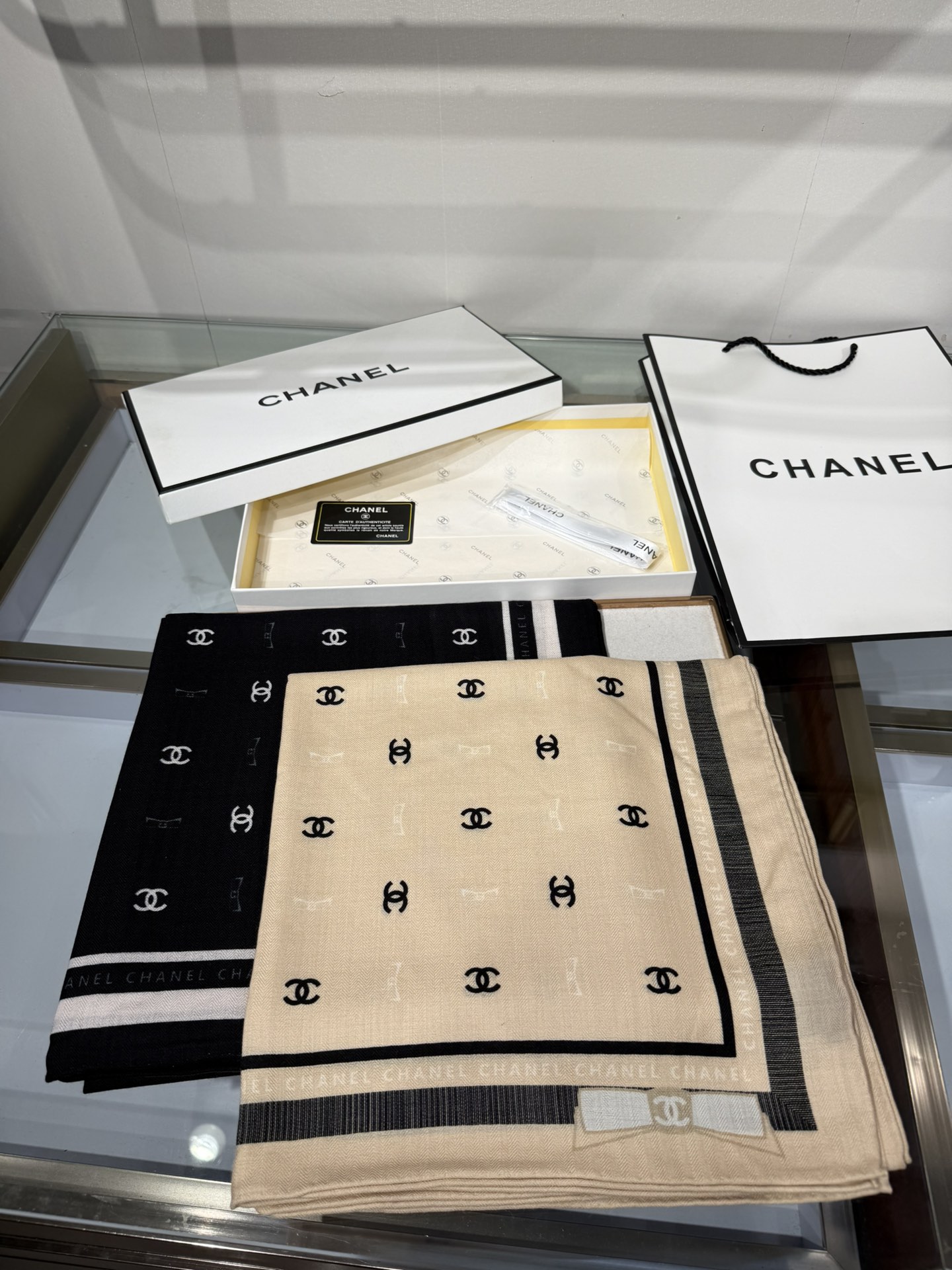 💟2025年秋冬新款💖💖💃🏻💃🏻小香家 丝羊绒方巾‼️抢‼️VIP推荐 ‼️👍下手一定要快【高端 大爱 