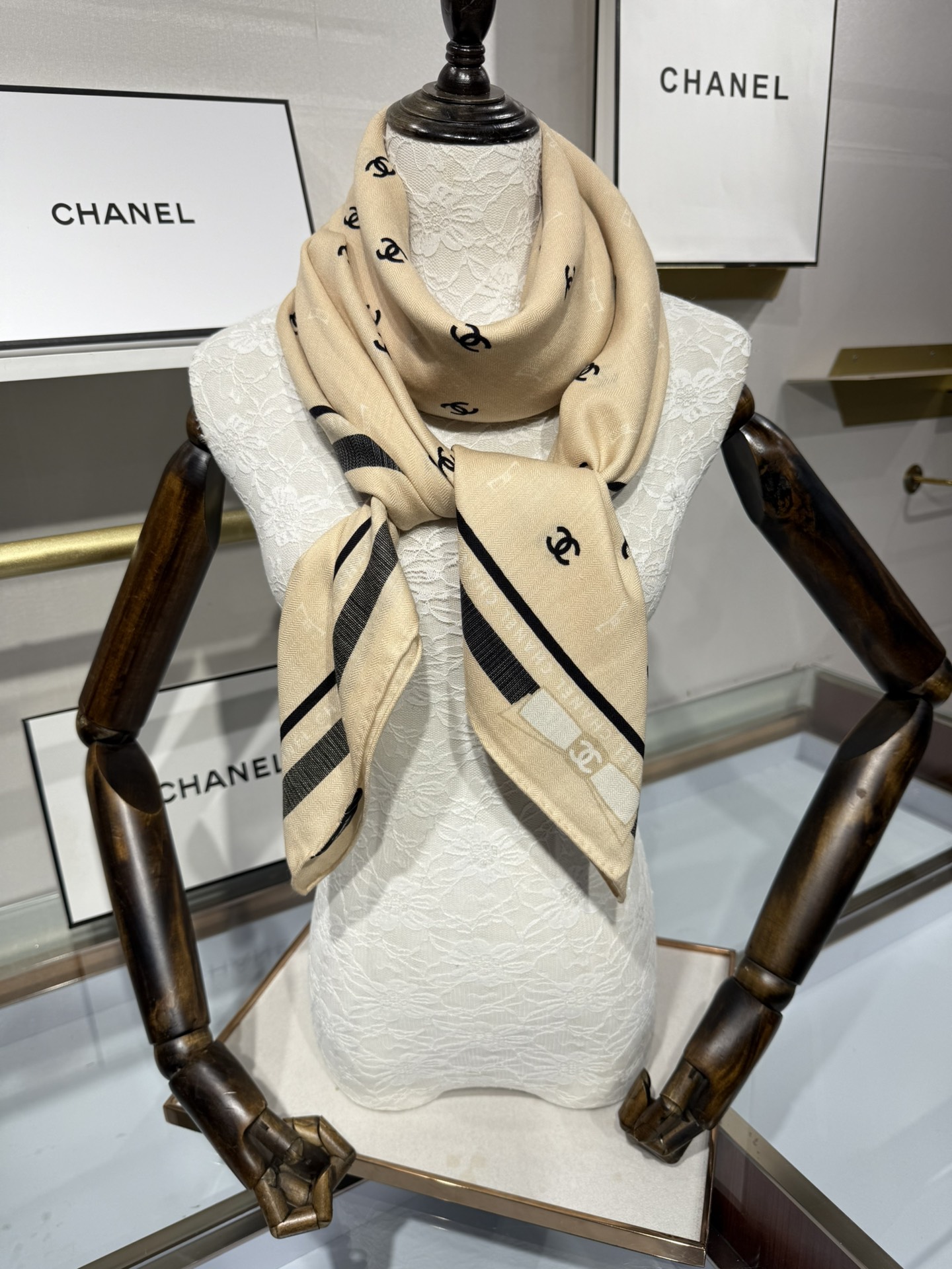 💟2025年秋冬新款💖💖💃🏻💃🏻小香家 丝羊绒方巾‼️抢‼️VIP推荐 ‼️👍下手一定要快【高端 大爱 