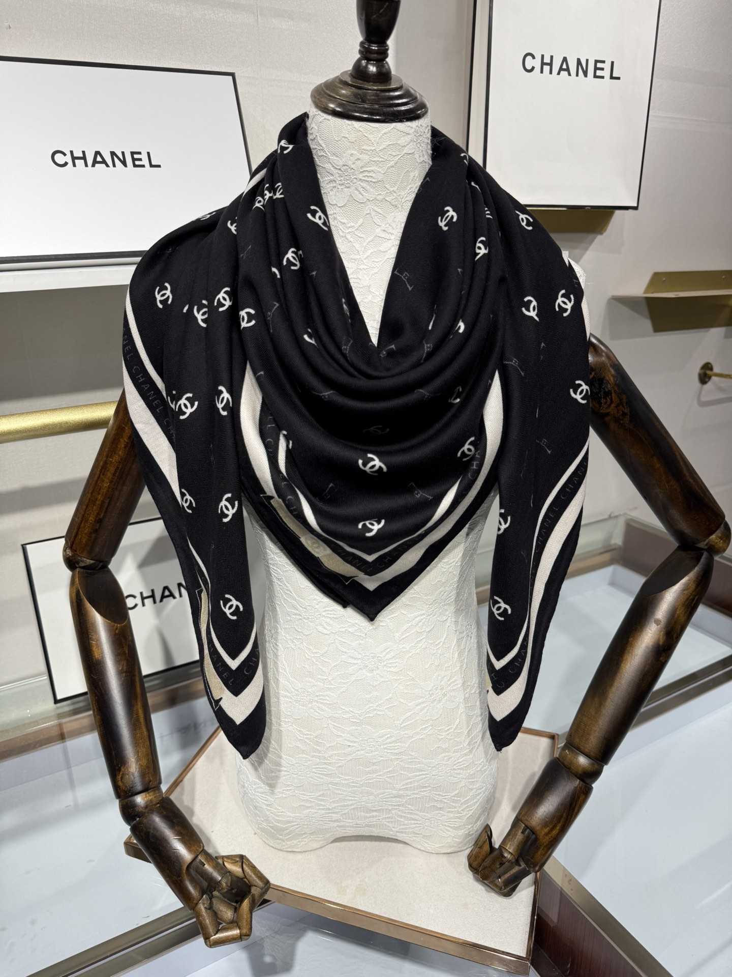 💟2025年秋冬新款💖💖💃🏻💃🏻小香家 丝羊绒方巾‼️抢‼️VIP推荐 ‼️👍下手一定要快【高端 大爱 