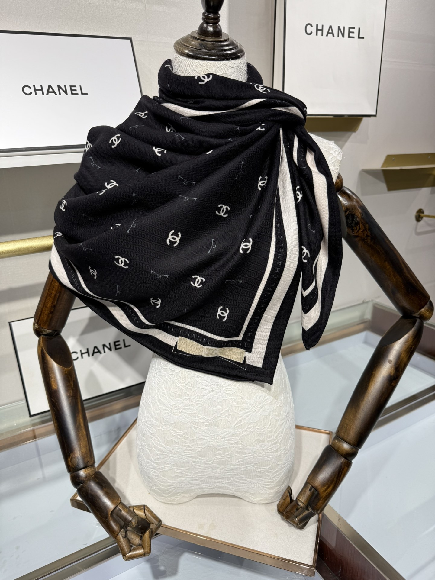 💟2025年秋冬新款💖💖💃🏻💃🏻小香家 丝羊绒方巾‼️抢‼️VIP推荐 ‼️👍下手一定要快【高端 大爱 