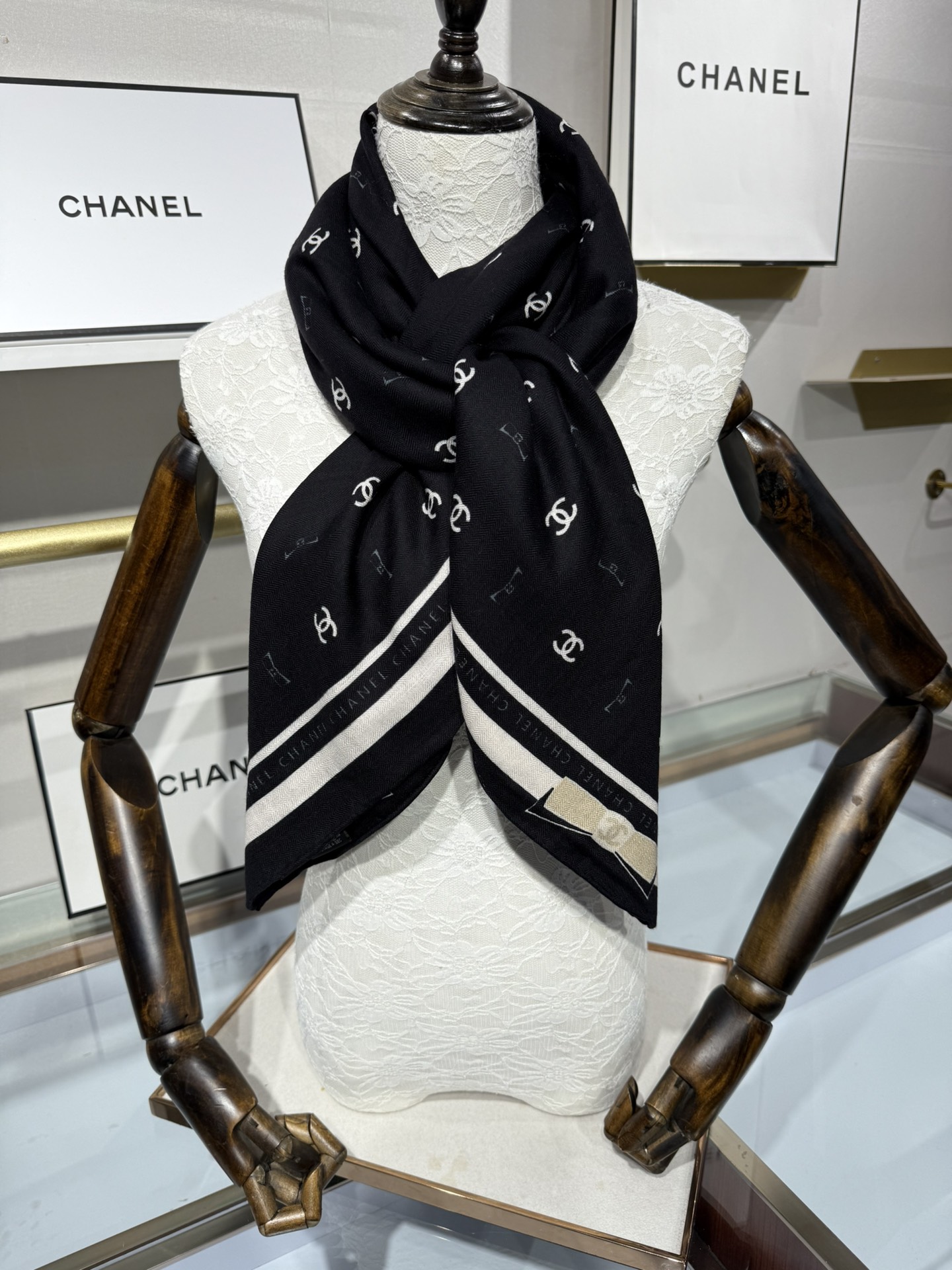 💟2025年秋冬新款💖💖💃🏻💃🏻小香家 丝羊绒方巾‼️抢‼️VIP推荐 ‼️👍下手一定要快【高端 大爱 