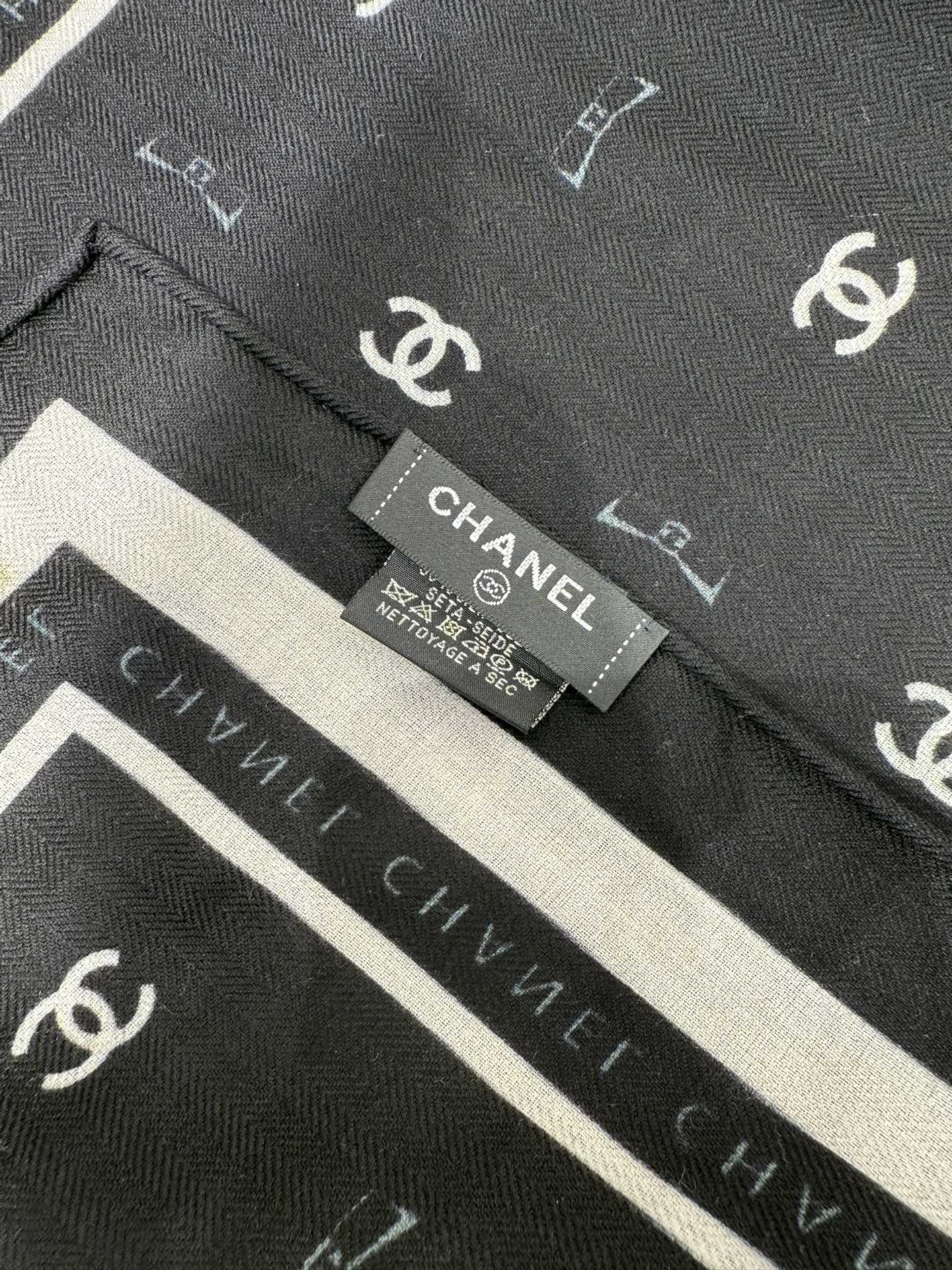 💟2025年秋冬新款💖💖💃🏻💃🏻小香家 丝羊绒方巾‼️抢‼️VIP推荐 ‼️👍下手一定要快【高端 大爱 