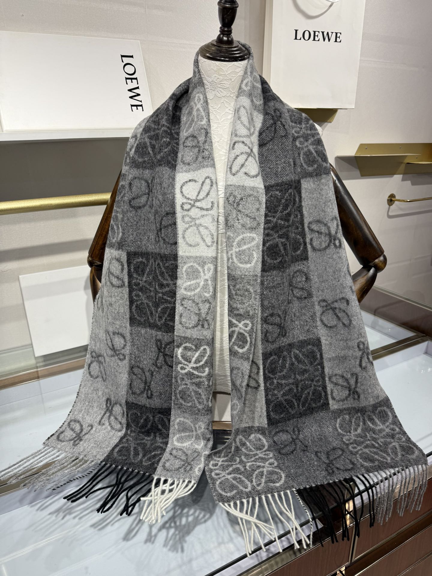 💟📦 新款；/顶级原单男女款‼️罗意威很幸運拿到這個品牌的東西，真的不多見，很少在國內做訂單，款式真的少