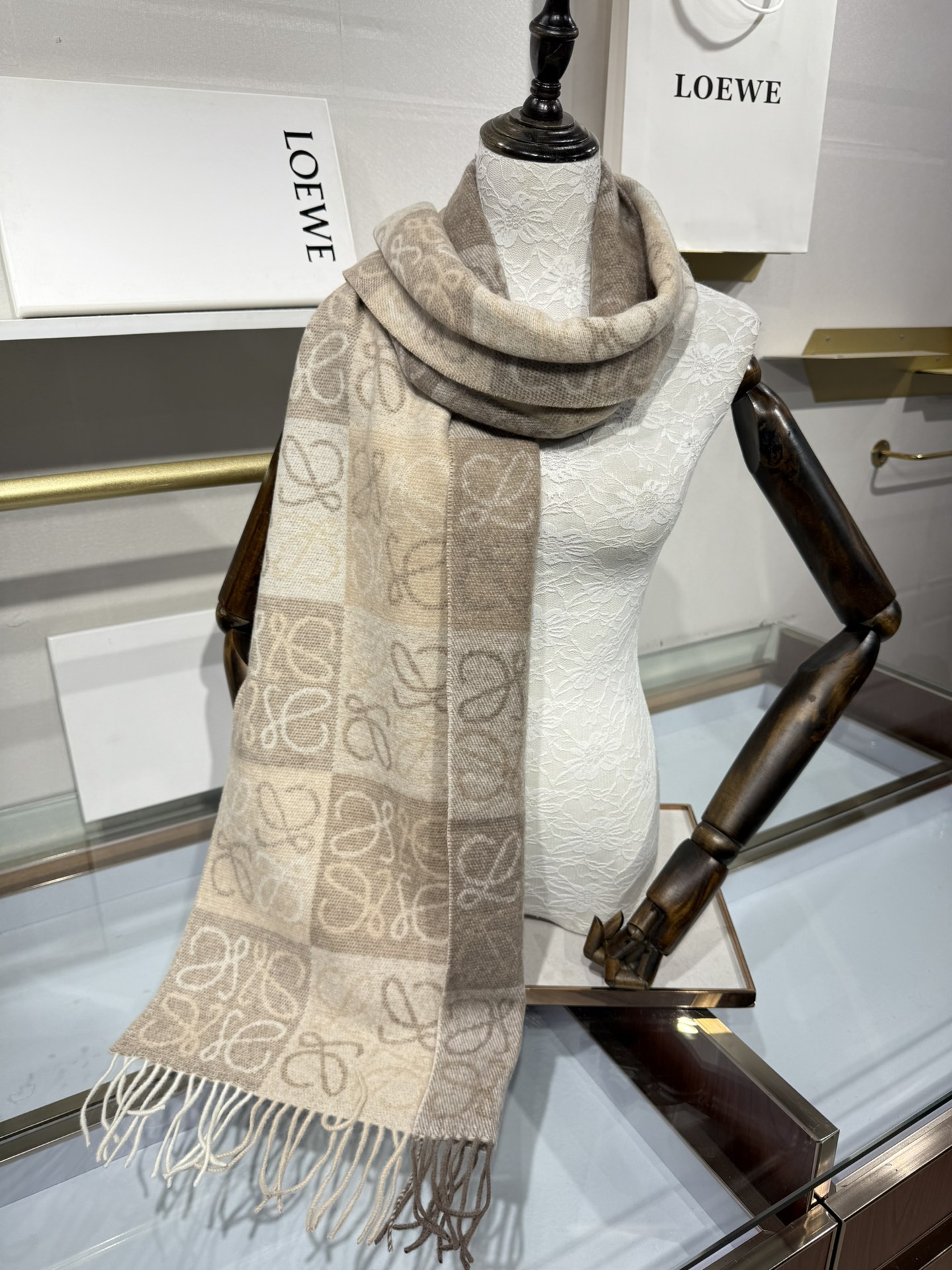 💟📦 新款；/顶级原单男女款‼️罗意威很幸運拿到這個品牌的東西，真的不多見，很少在國內做訂單，款式真的少