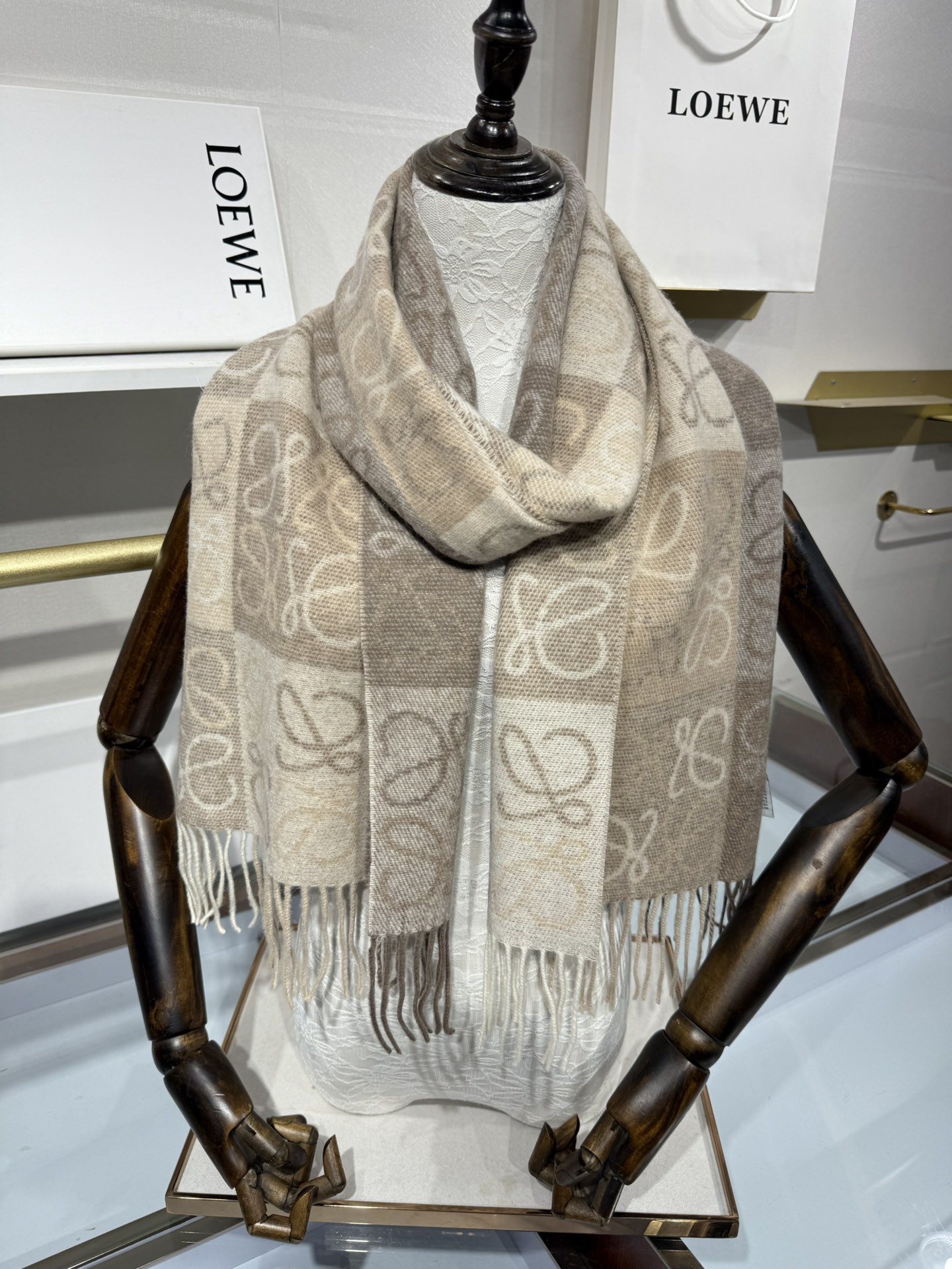 💟📦 新款；/顶级原单男女款‼️罗意威很幸運拿到這個品牌的東西，真的不多見，很少在國內做訂單，款式真的少