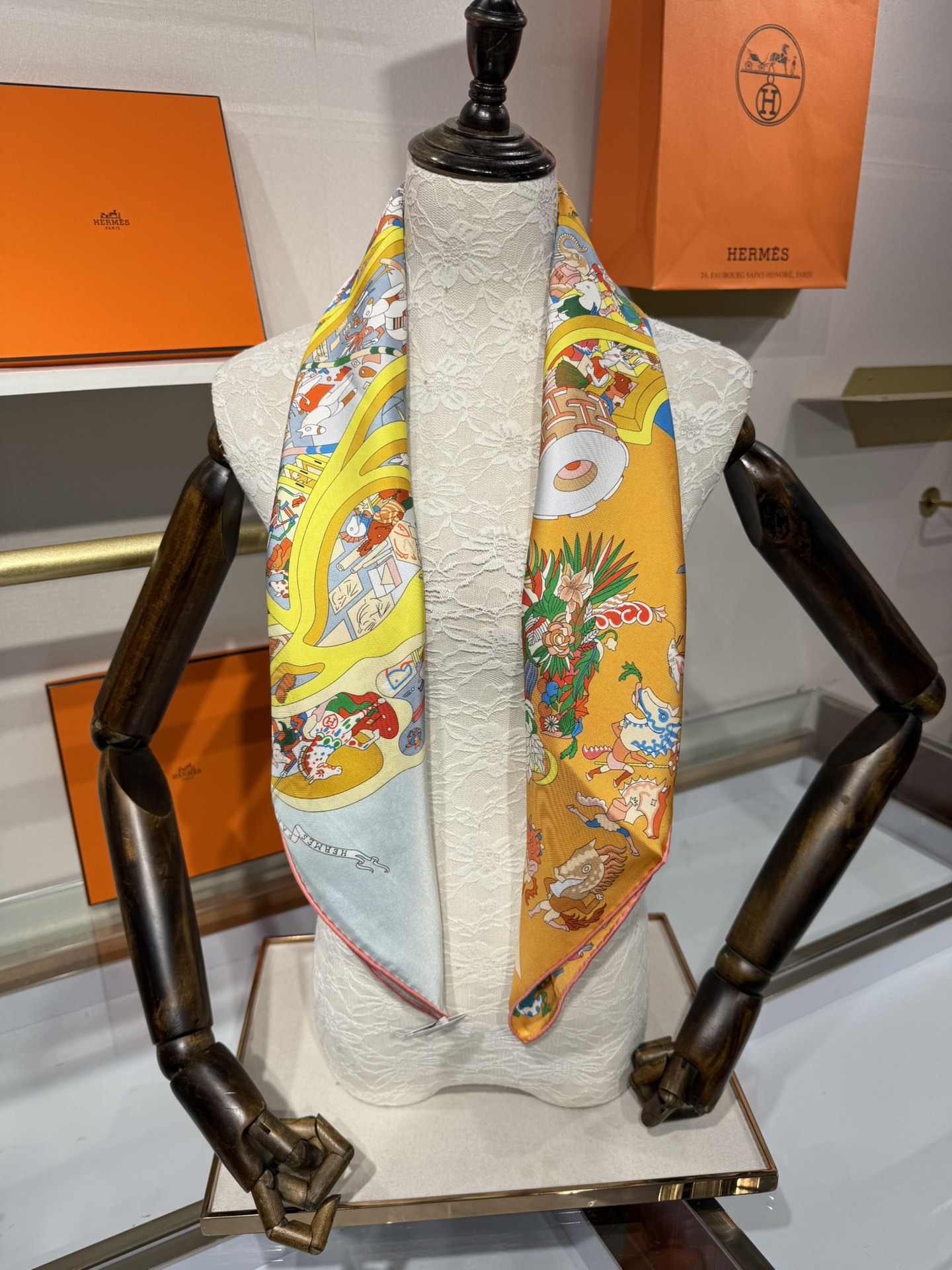 💟2025年上新 爱马仕马术学院💦💞18姆米真丝【90真丝斜纹双面双色佩戴】手工卷边斜纹真丝方巾（100