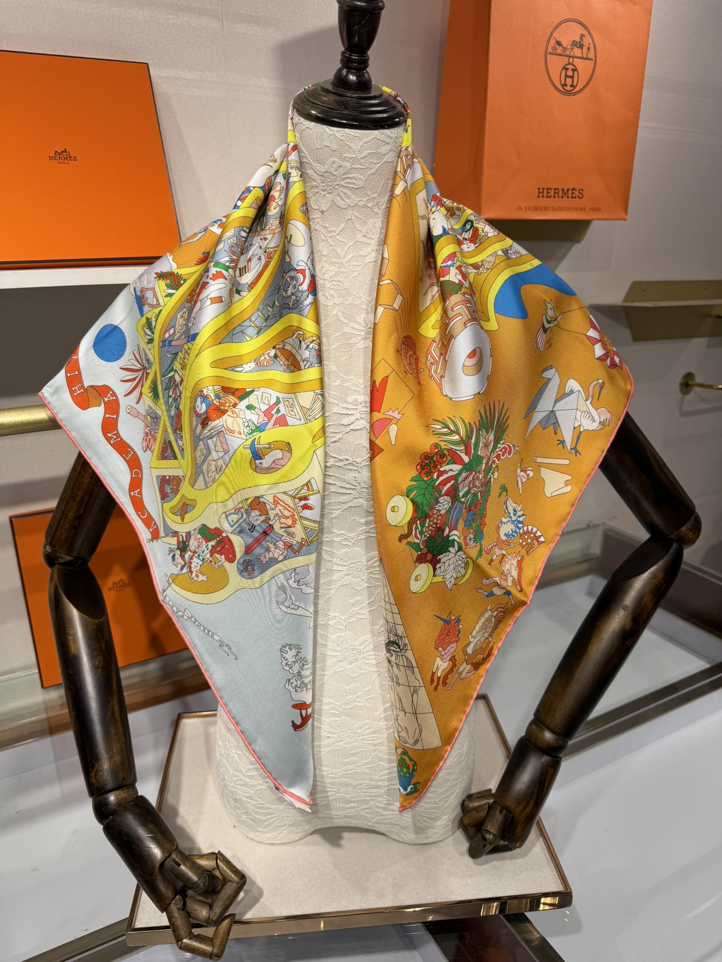 💟2025年上新 爱马仕马术学院💦💞18姆米真丝【90真丝斜纹双面双色佩戴】手工卷边斜纹真丝方巾（100