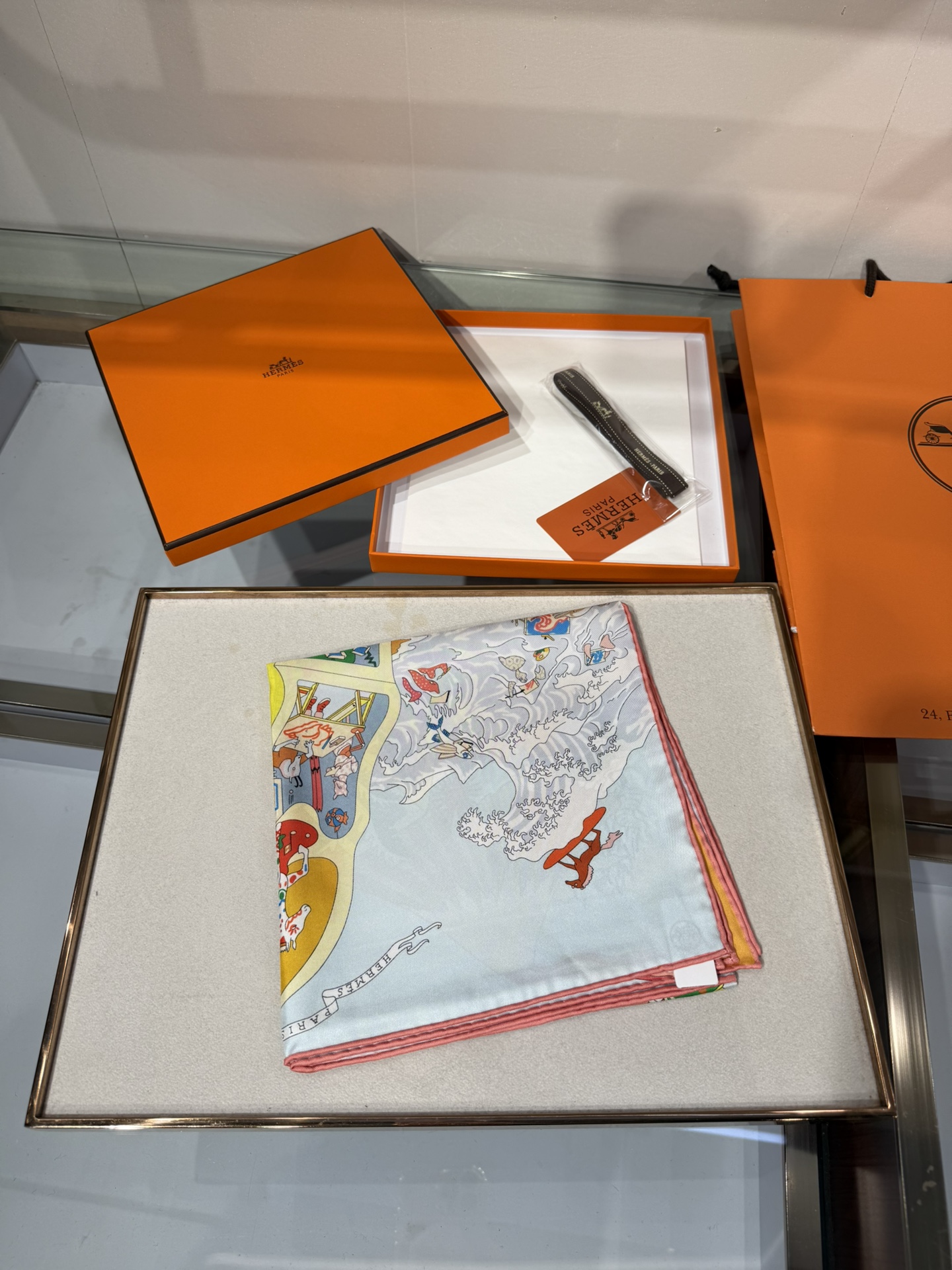 💟2025年上新 爱马仕马术学院💦💞18姆米真丝【90真丝斜纹双面双色佩戴】手工卷边斜纹真丝方巾（100