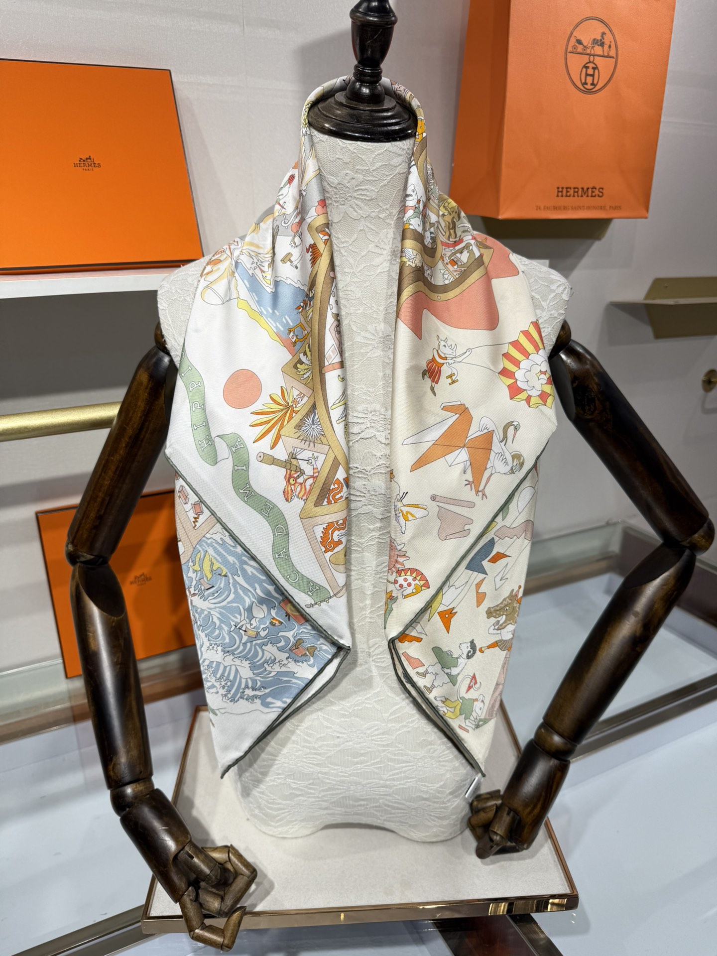 💟2025年上新 爱马仕马术学院💦💞18姆米真丝【90真丝斜纹双面双色佩戴】手工卷边斜纹真丝方巾（100