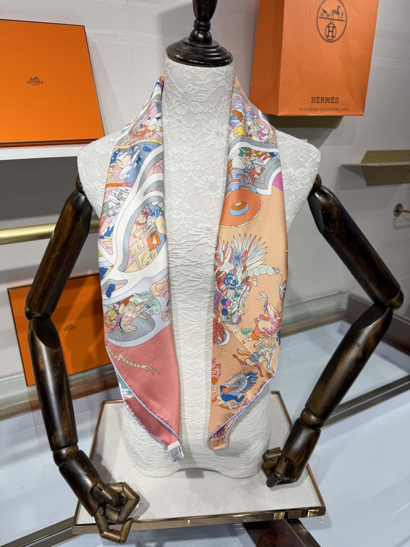 💟2025年上新 爱马仕马术学院💦💞18姆米真丝【90真丝斜纹双面双色佩戴】手工卷边斜纹真丝方巾（100