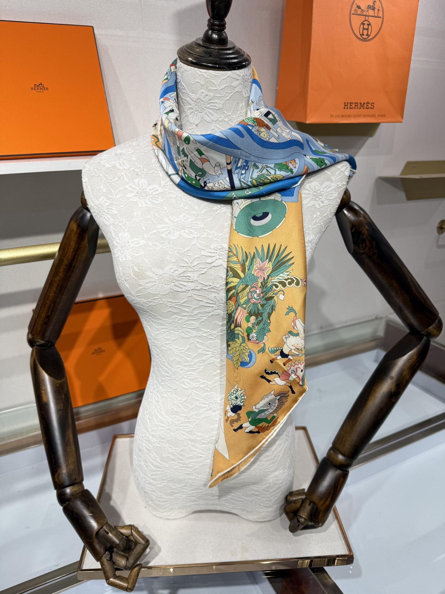 💟2025年上新 爱马仕马术学院💦💞18姆米真丝【90真丝斜纹双面双色佩戴】手工卷边斜纹真丝方巾（100