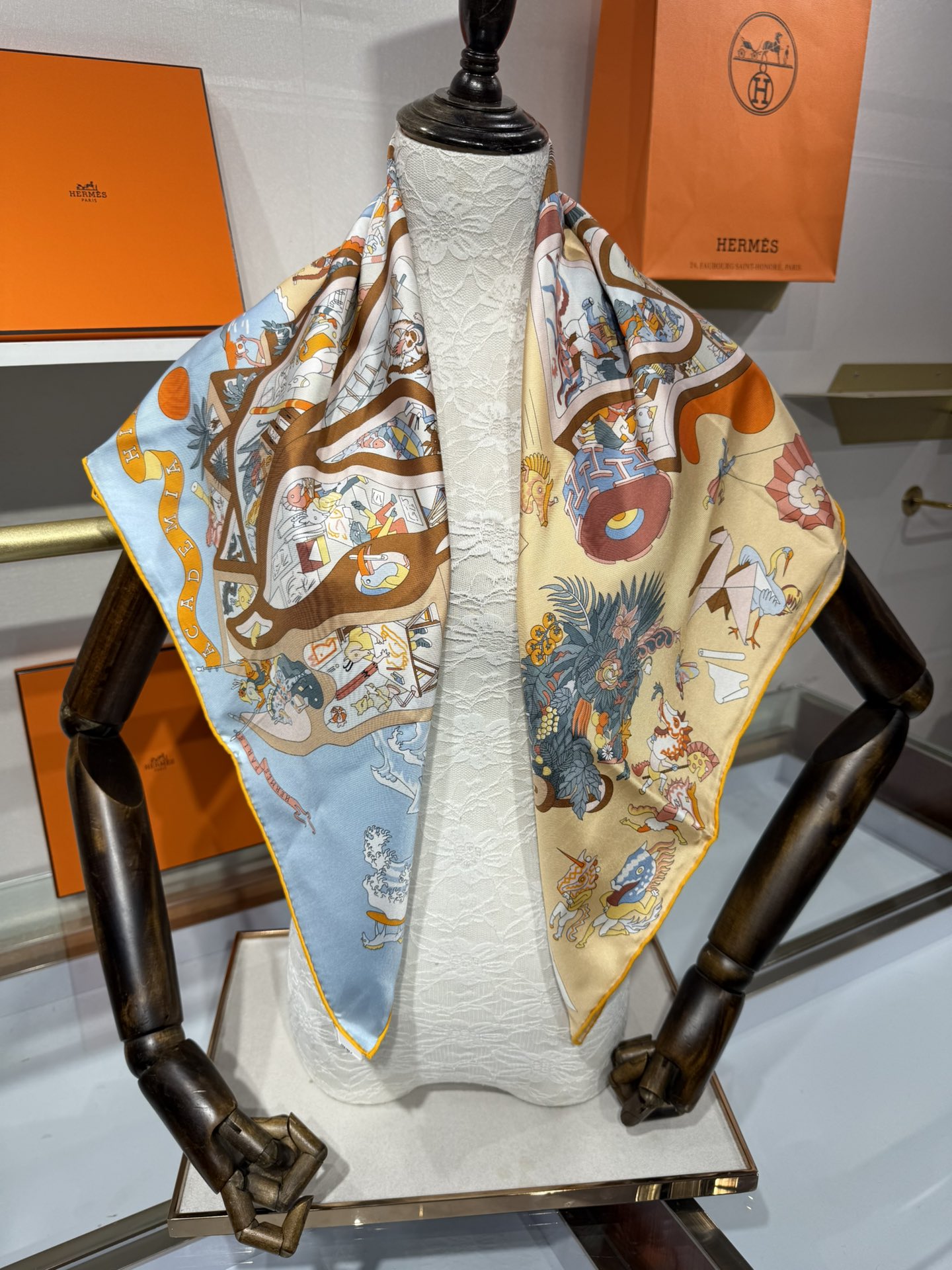 💟2025年上新 爱马仕马术学院💦💞18姆米真丝【90真丝斜纹双面双色佩戴】手工卷边斜纹真丝方巾（100