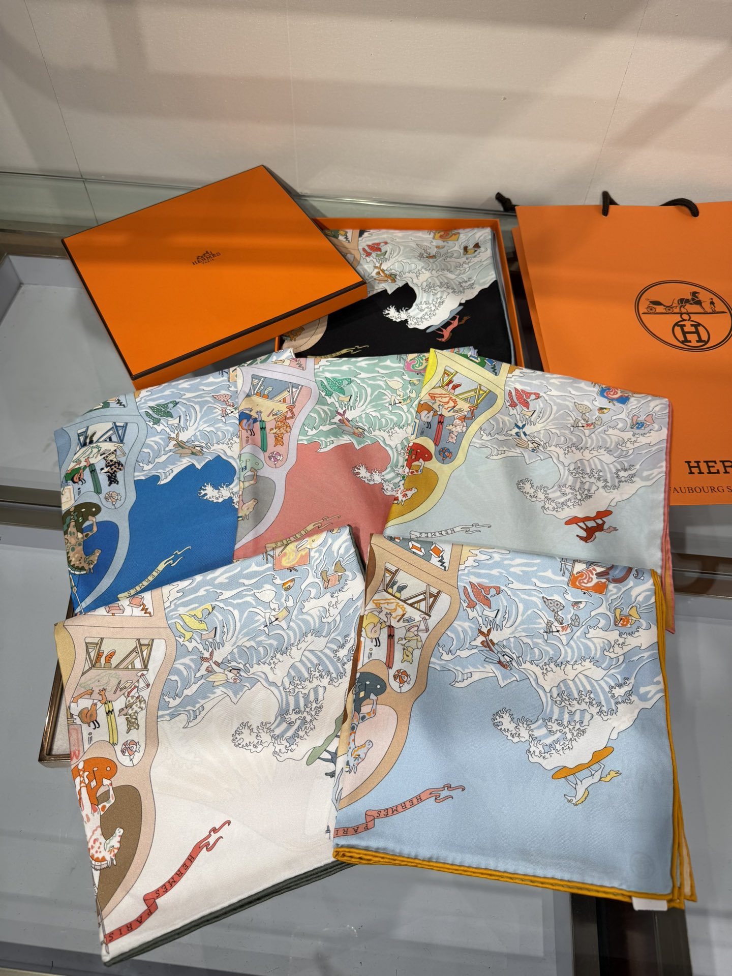 💟2025年上新 爱马仕马术学院💦💞18姆米真丝【90真丝斜纹双面双色佩戴】手工卷边斜纹真丝方巾（100