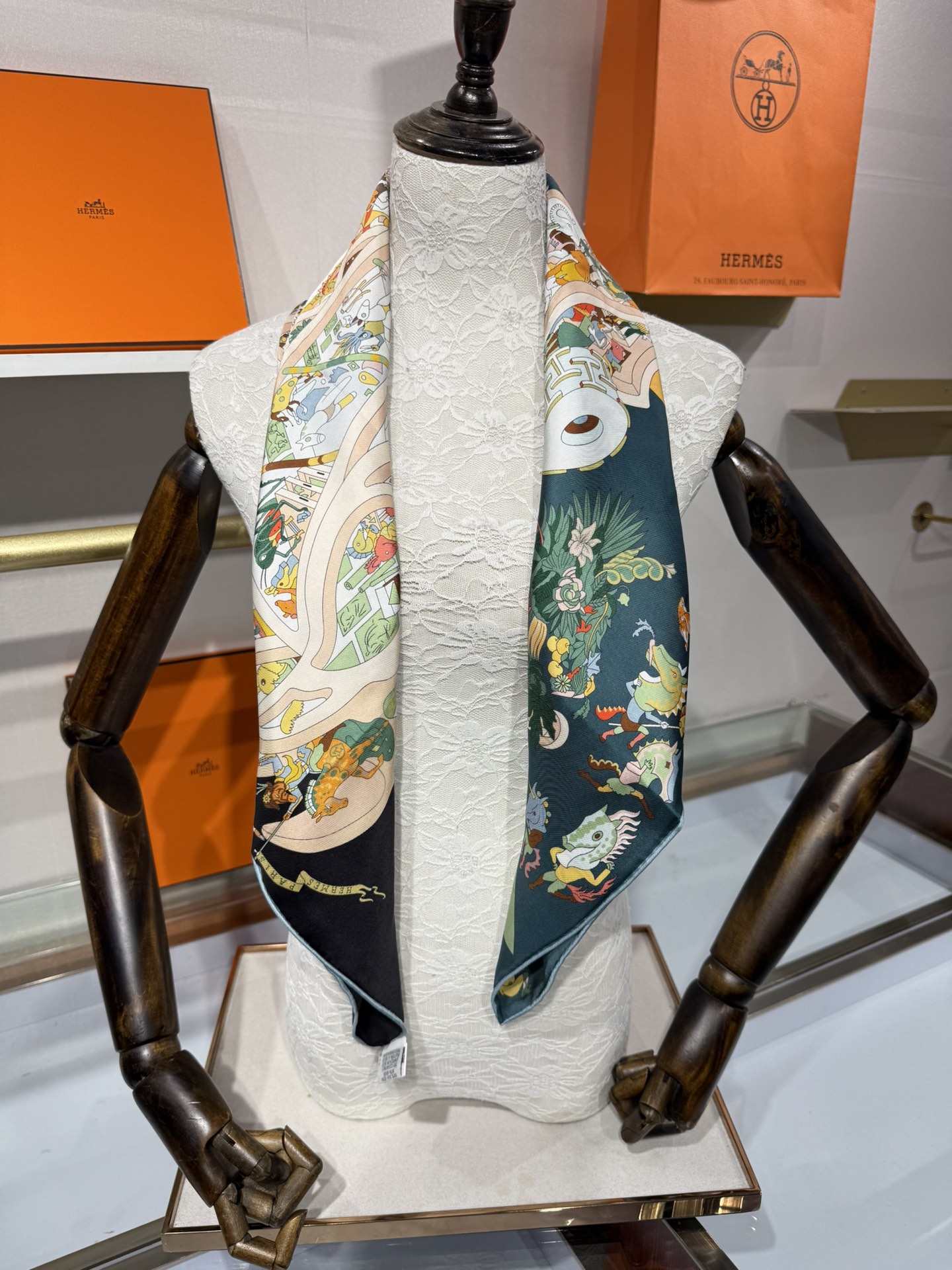 💟2025年上新 爱马仕马术学院💦💞18姆米真丝【90真丝斜纹双面双色佩戴】手工卷边斜纹真丝方巾（100