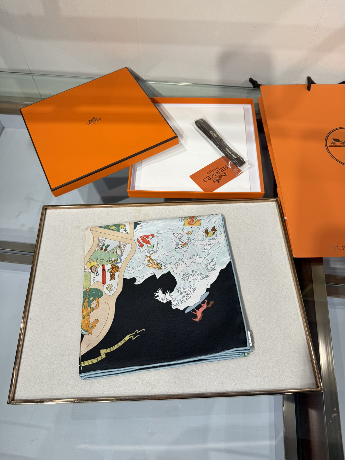 💟2025年上新 爱马仕马术学院💦💞18姆米真丝【90真丝斜纹双面双色佩戴】手工卷边斜纹真丝方巾（100