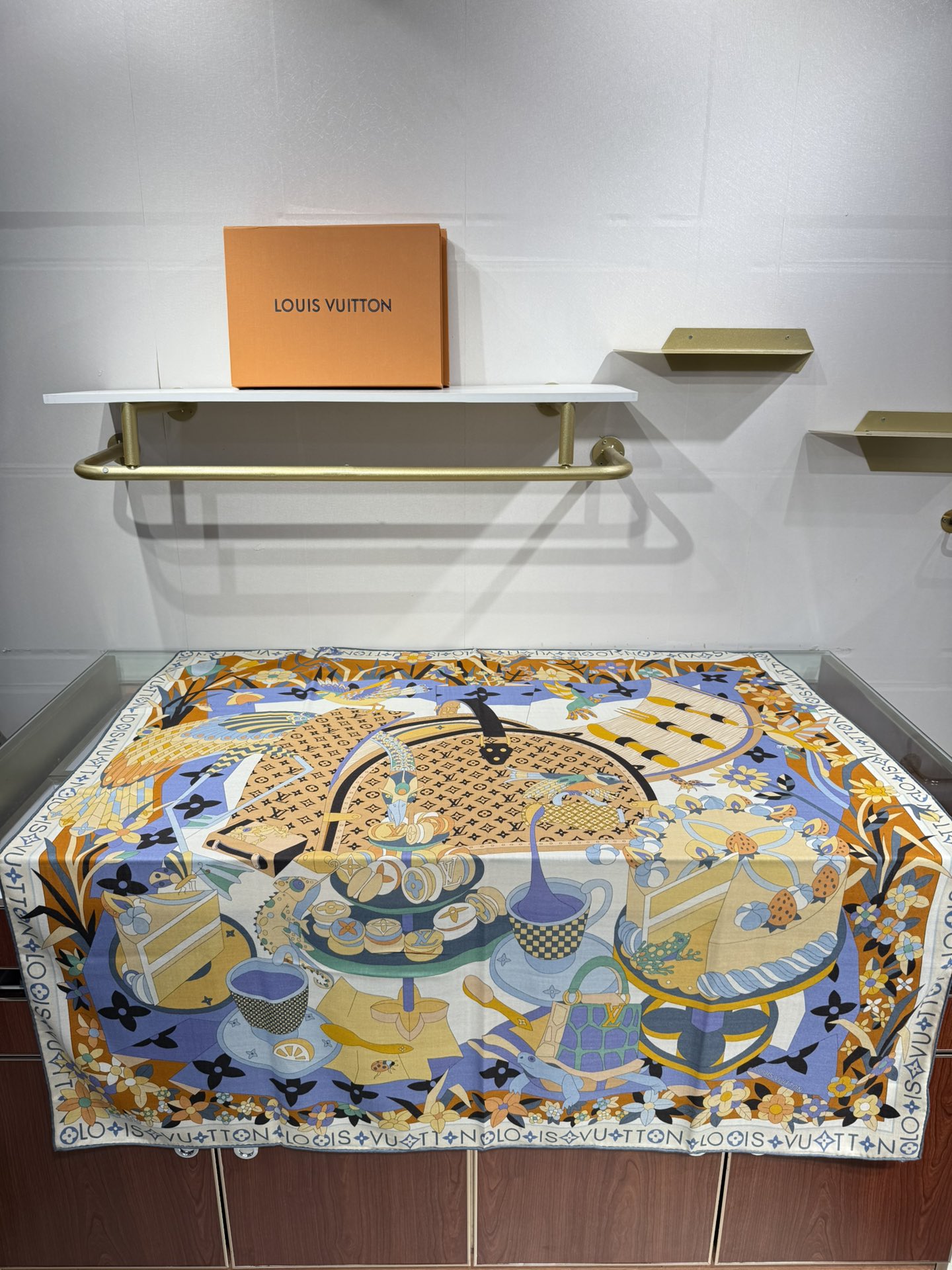 💟2025秋冬款上新L驴家专柜最新款‼️。爆款哦 😘💍实物真心美 🎀披肩配以印花💓💃🏻无论设计喷绘都是非