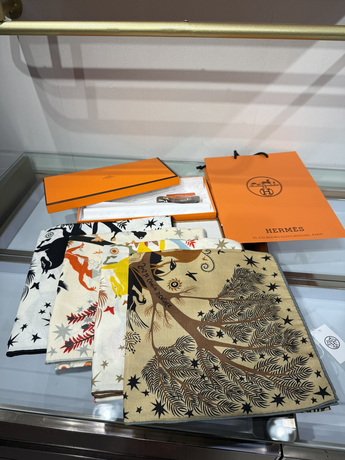 💟【双面同色 丝毛款】H家羊绒新款 买了都说好看‼️推荐💕【俄耳浦斯的魔力】羊绒方巾‼️H家ZG爆款🎁💟