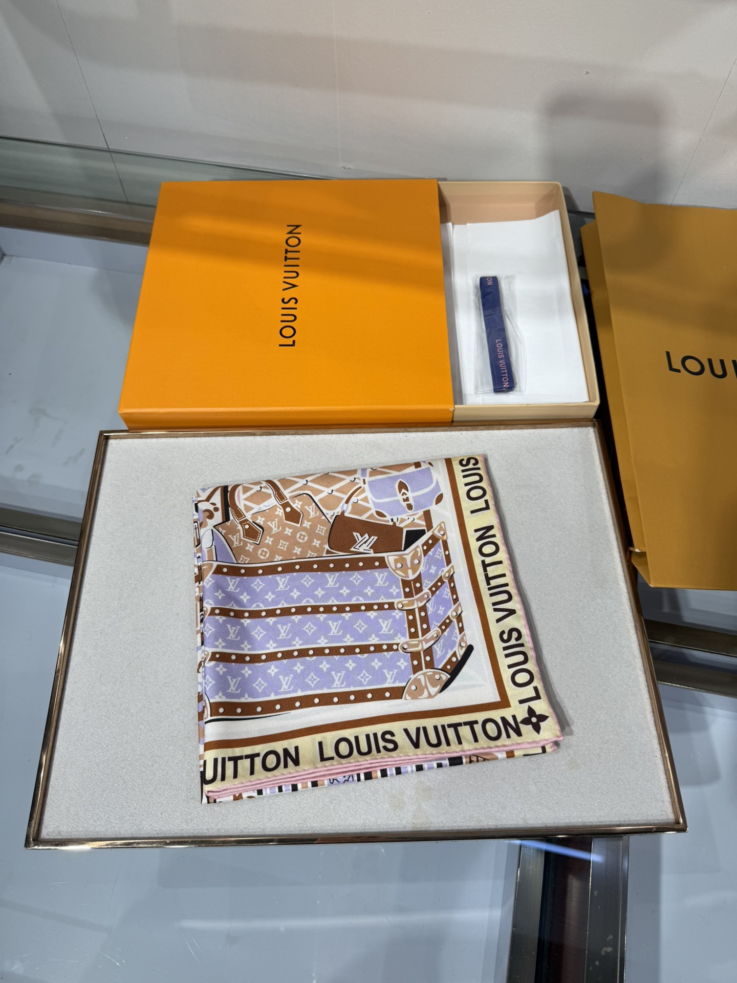 💟2025年春款 90真丝双面上新💦💞18姆米真丝【90真丝斜纹双面同色佩戴】手工卷边斜纹真丝方巾（10