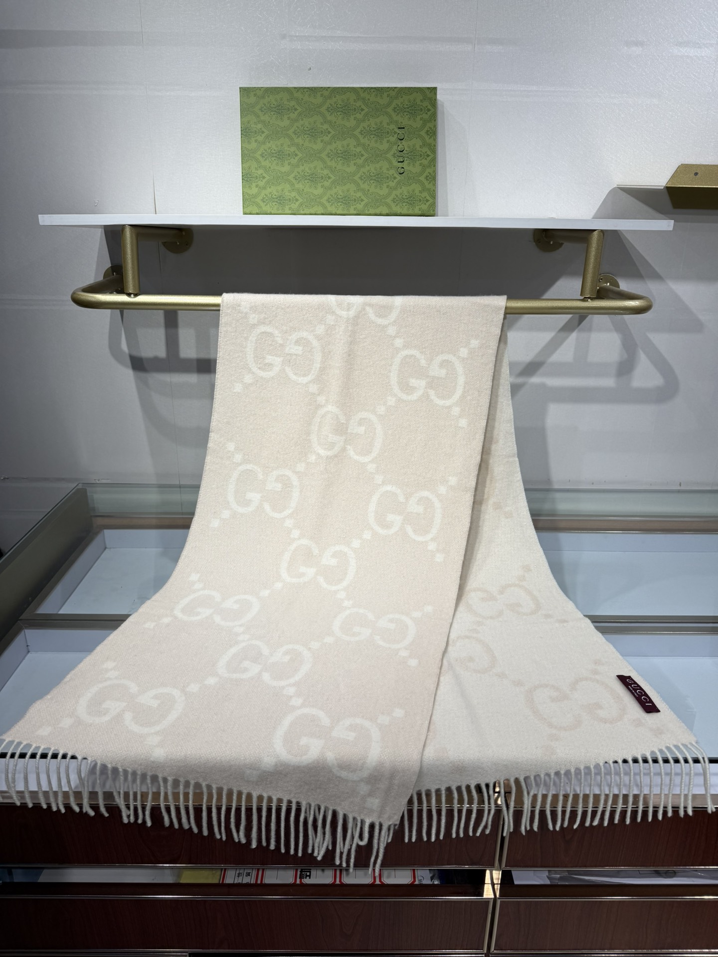 💟25年专柜最新爆款，当红明星白鹿同款上新 市场最高版本💞GU**I日常配饰融入代表性品牌元素后散发高雅