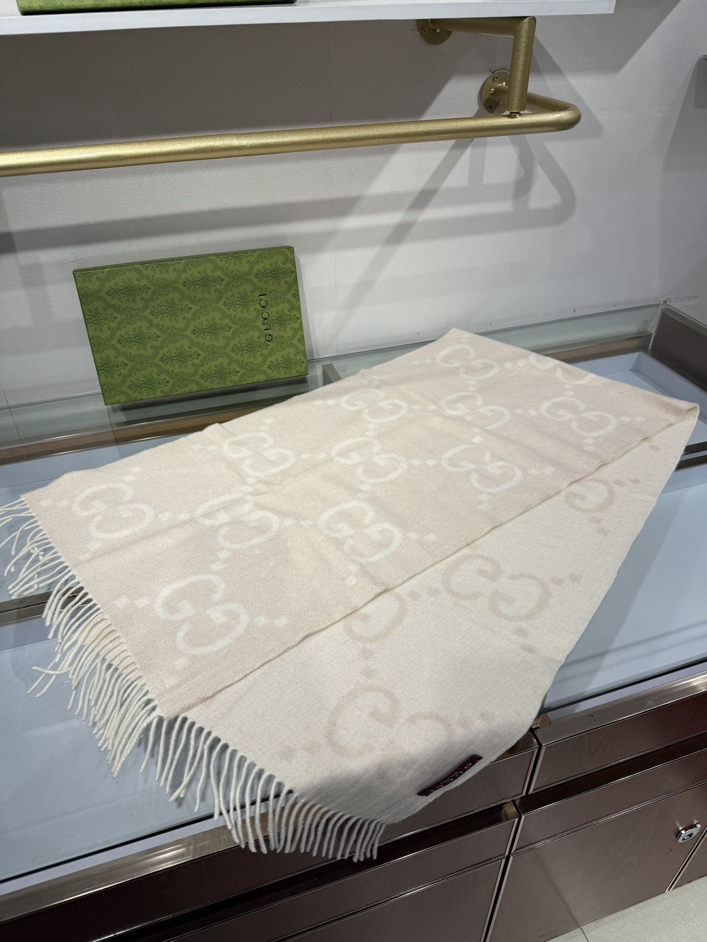 💟25年专柜最新爆款，当红明星白鹿同款上新 市场最高版本💞GU**I日常配饰融入代表性品牌元素后散发高雅