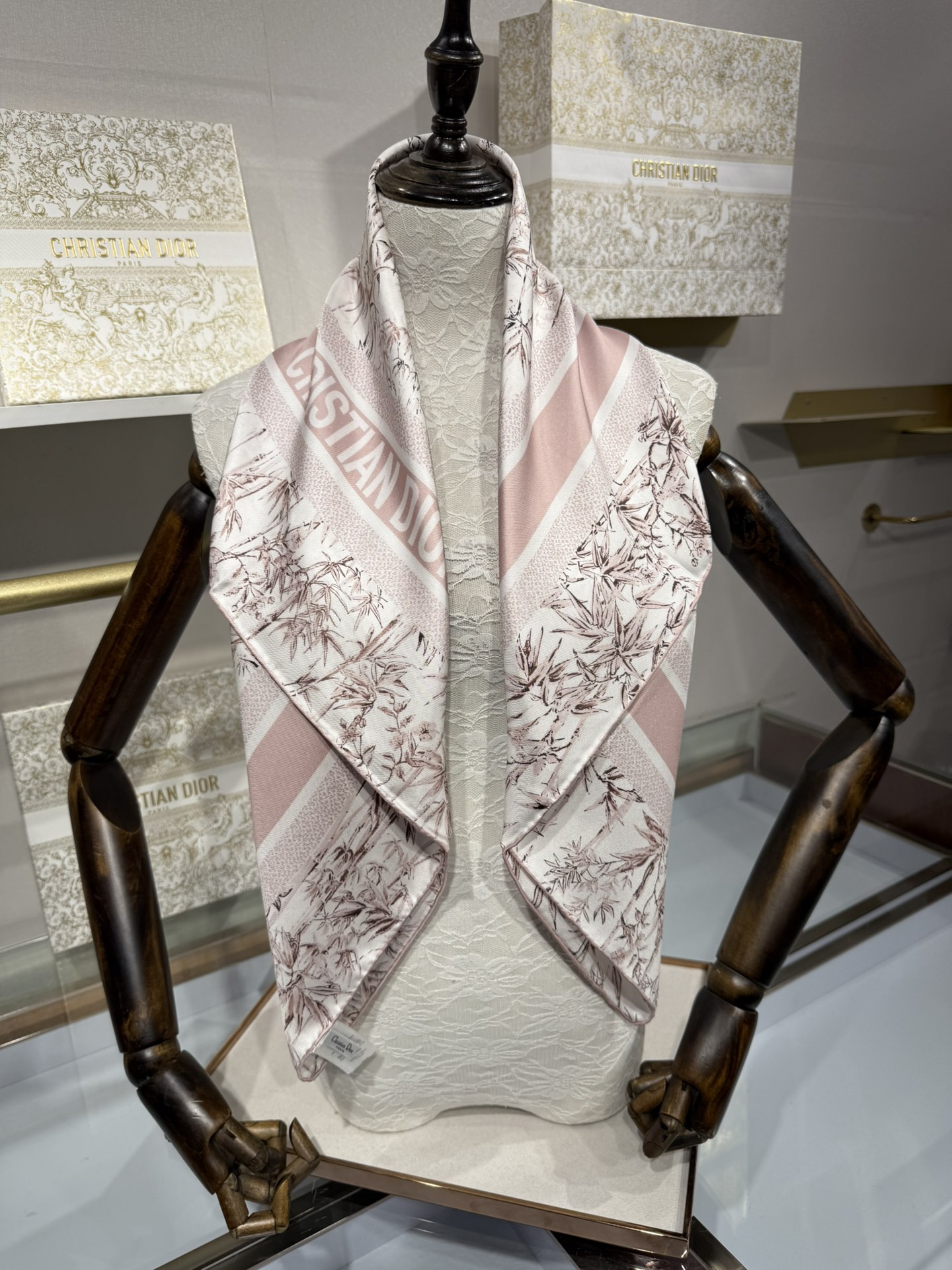 💟2025年90真丝双面上新💦💞18姆米真丝【90真丝斜纹双面同色佩戴】手工卷边斜纹真丝方巾（100%桑