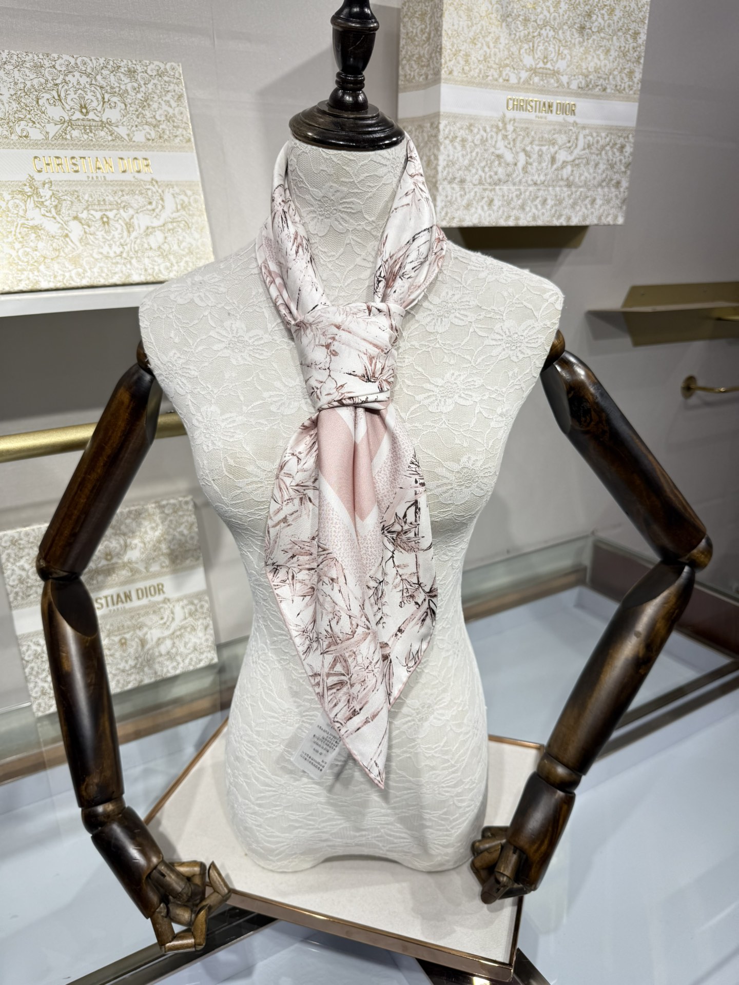 💟2025年90真丝双面上新💦💞18姆米真丝【90真丝斜纹双面同色佩戴】手工卷边斜纹真丝方巾（100%桑