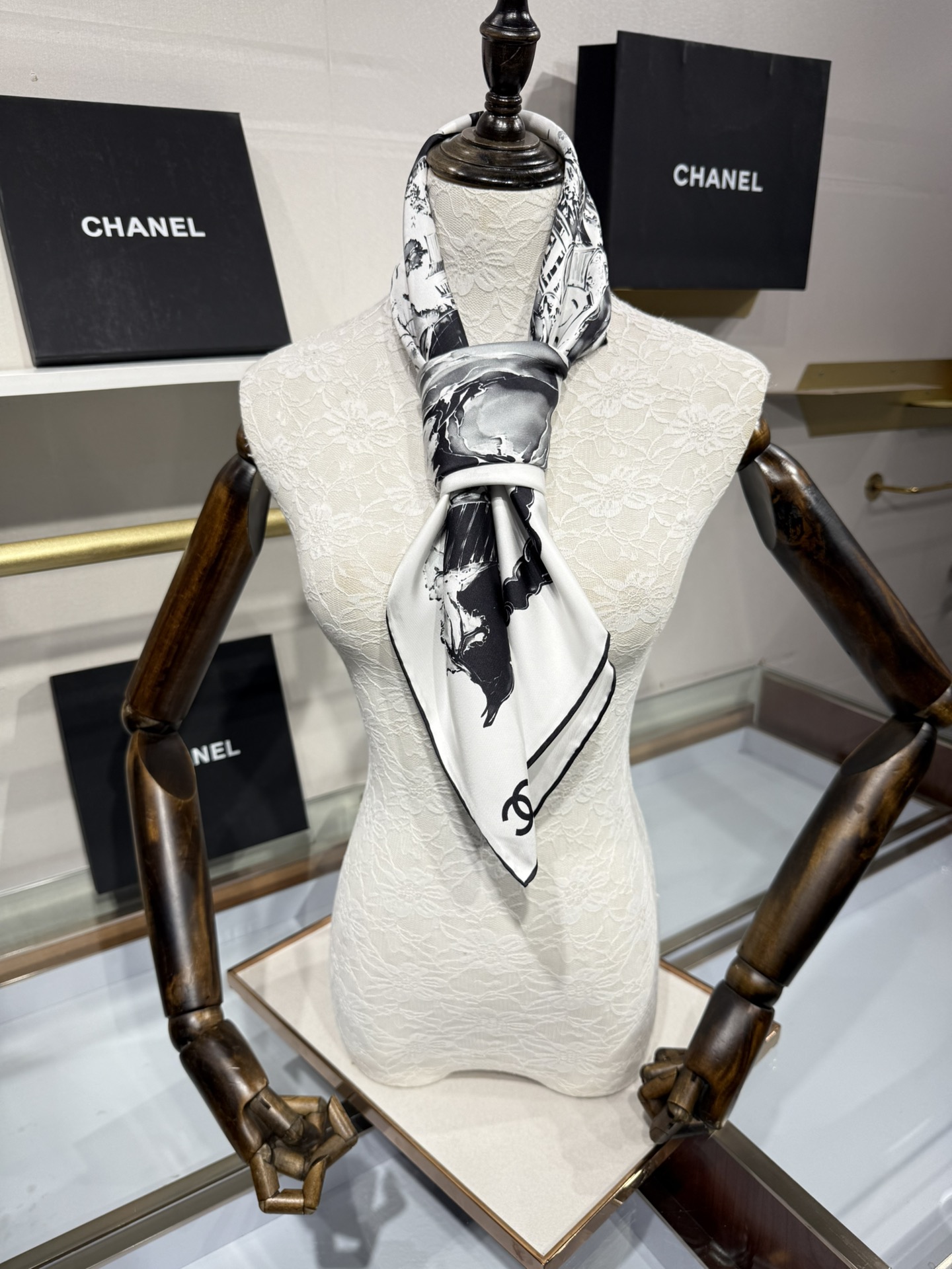 💟2025年90真丝双面上新💦💞18姆米真丝【90真丝斜纹双面同色佩戴】手工卷边斜纹真丝方巾（100%桑