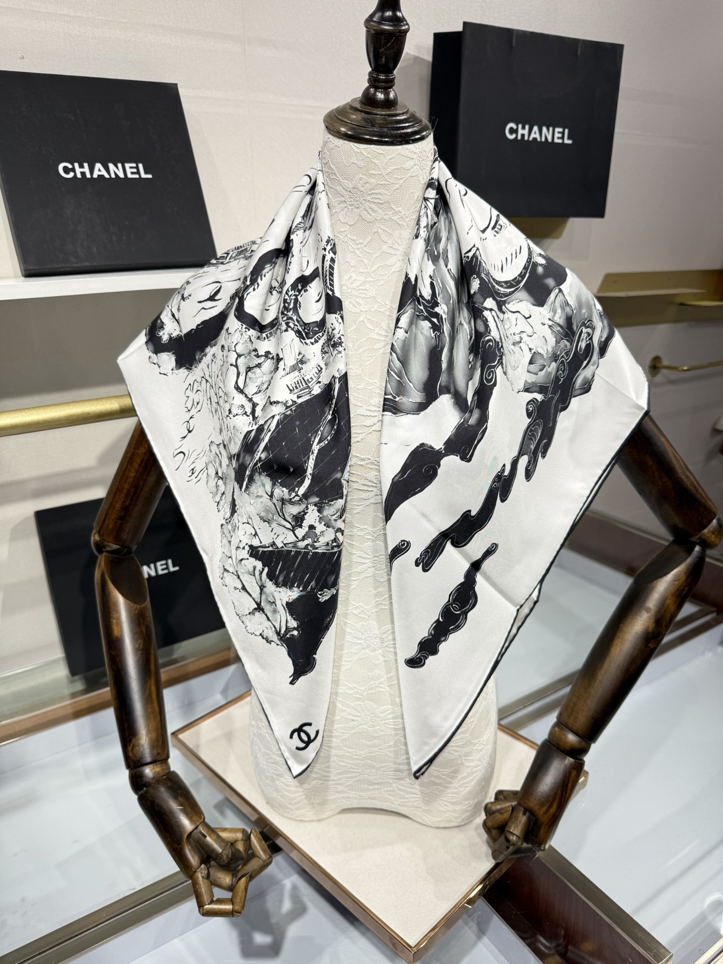 💟2025年90真丝双面上新💦💞18姆米真丝【90真丝斜纹双面同色佩戴】手工卷边斜纹真丝方巾（100%桑