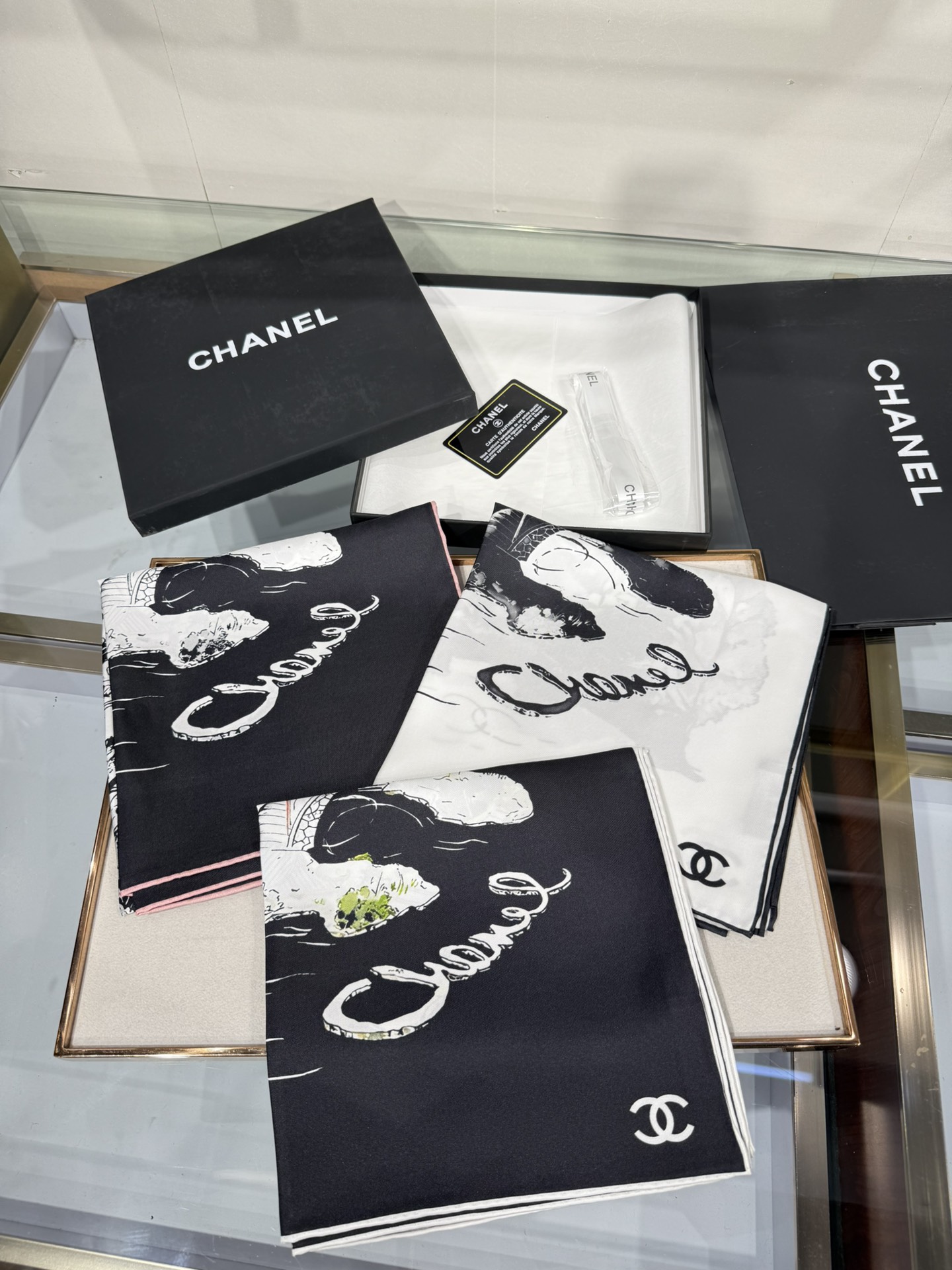 💟2025年90真丝双面上新💦💞18姆米真丝【90真丝斜纹双面同色佩戴】手工卷边斜纹真丝方巾（100%桑