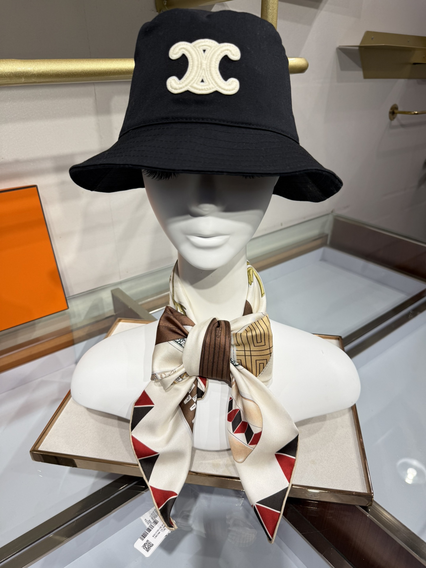 💟2025年上新 爱马仕手套时光💦💞18姆米真丝【90真丝斜纹双面双色佩戴】手工卷边斜纹真丝方巾（100