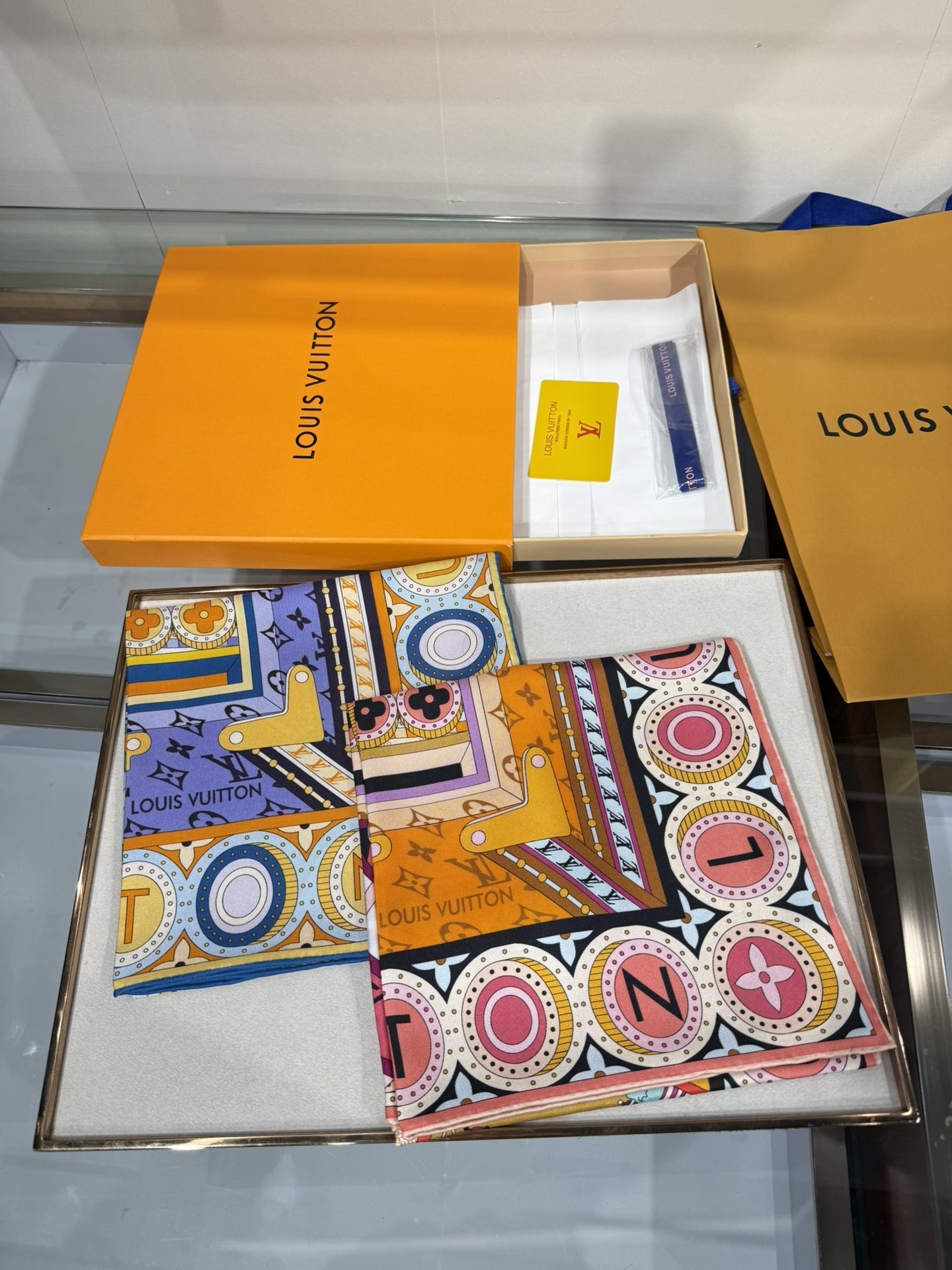 💟2025年春款 90真丝双面上新💦💞18姆米真丝【90真丝斜纹双面同色佩戴】手工卷边斜纹真丝方巾（10