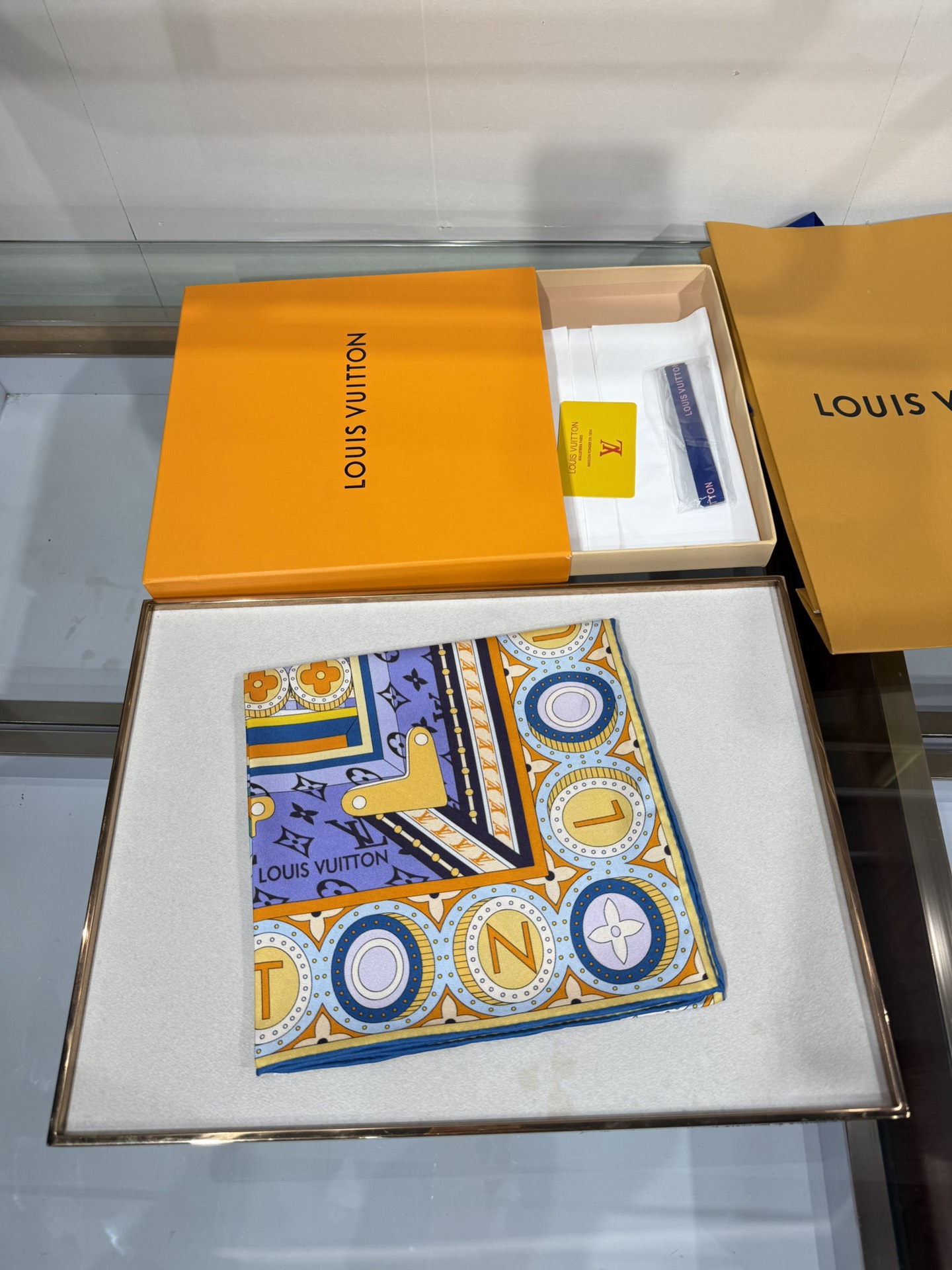 💟2025年春款 90真丝双面上新💦💞18姆米真丝【90真丝斜纹双面同色佩戴】手工卷边斜纹真丝方巾（10