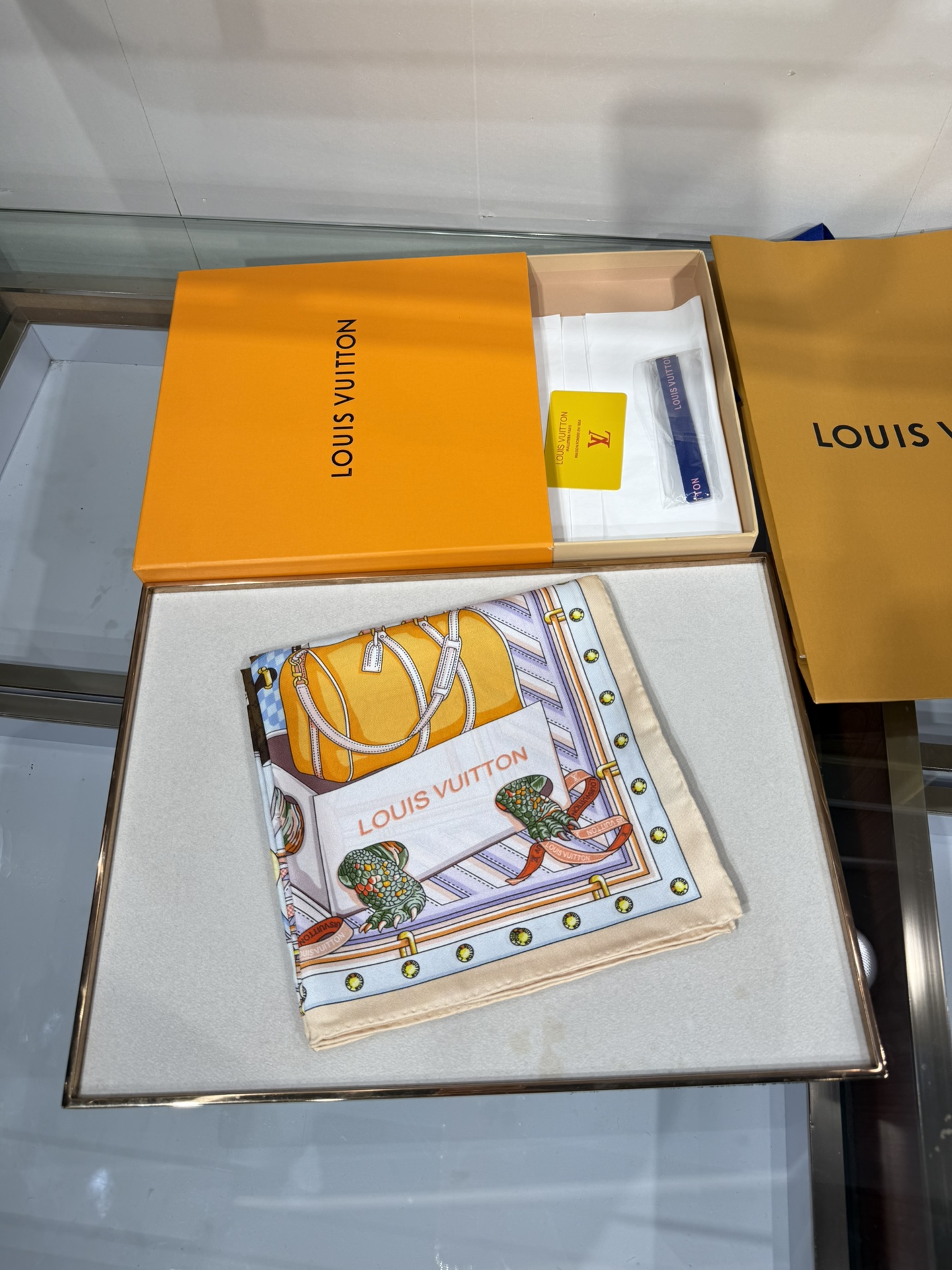 💟2025年春款 90真丝双面上新💦💞18姆米真丝【90真丝斜纹双面同色佩戴】手工卷边斜纹真丝方巾（10