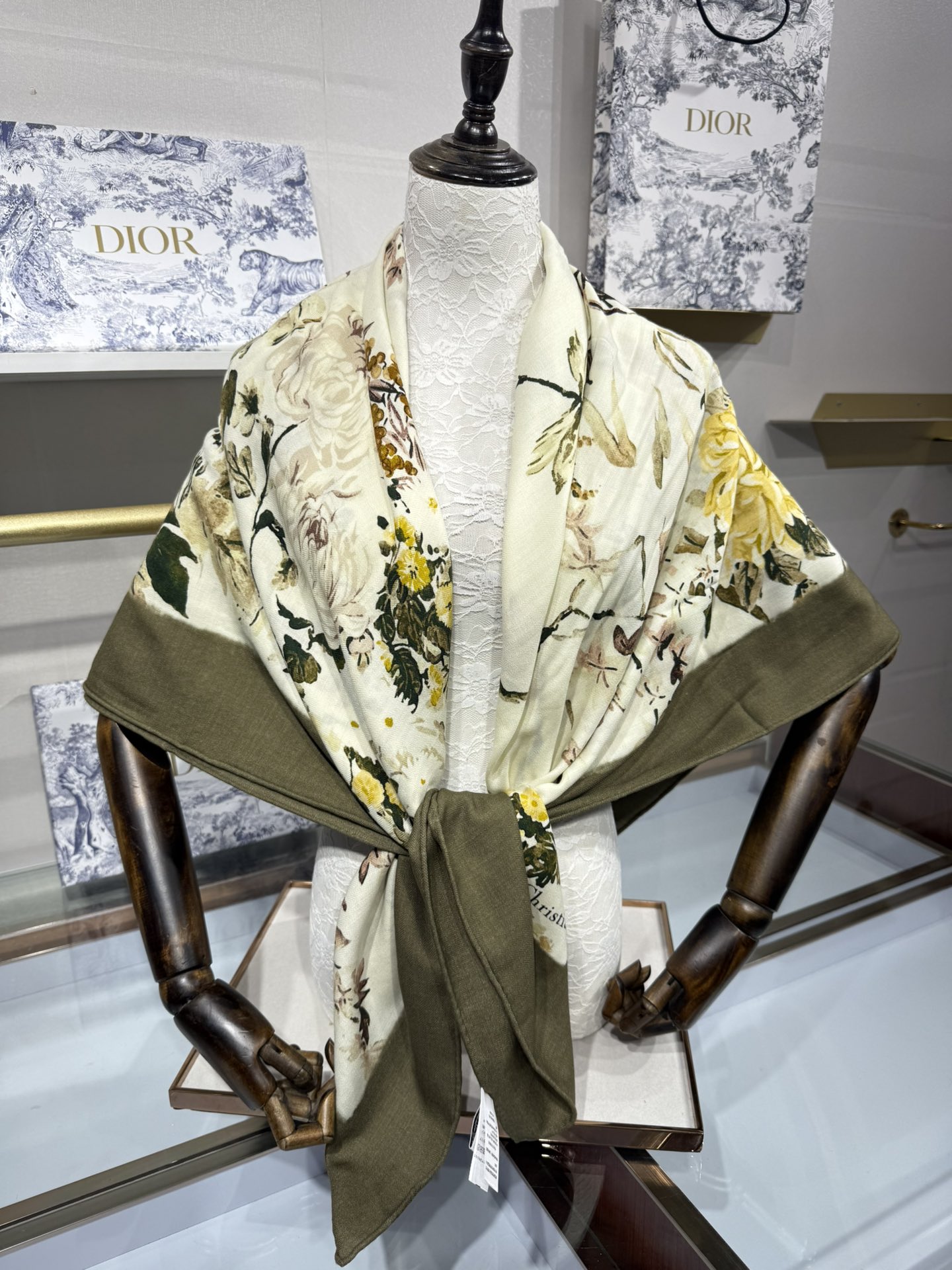Dior 印花140丝毛双面同色披肩 140厘米柔灰绿色丝毛面料多色 Dior SaisonsAutomne-Hiver