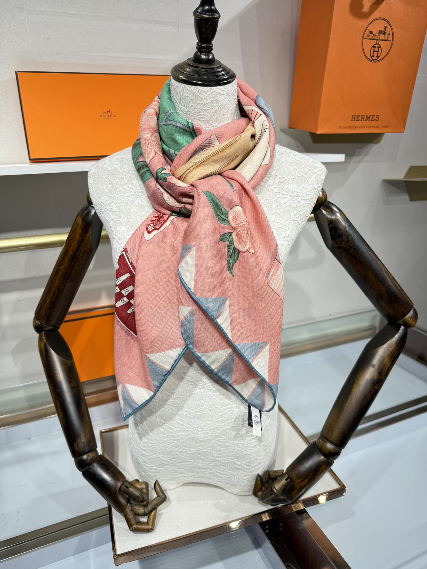 💟2025年秋冬上新💞【双面同色丝毛方巾】手工卷边山羊绒和真丝混纺披肩（70%山羊绒，30%桑蚕丝）这款