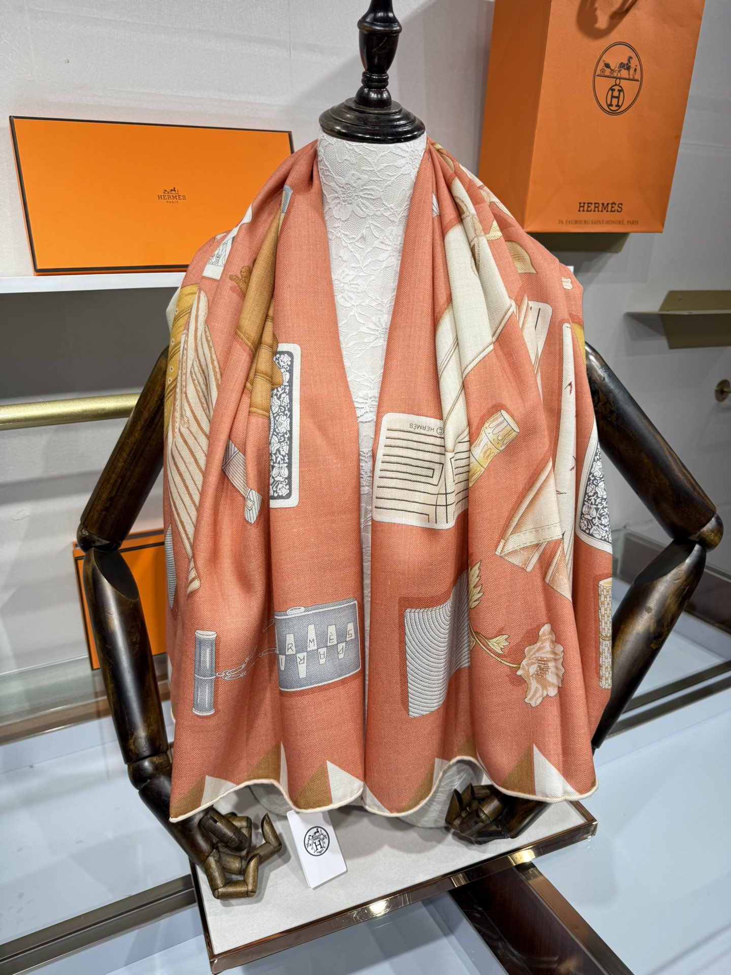 💟2025年秋冬上新💞【双面同色丝毛方巾】手工卷边山羊绒和真丝混纺披肩（70%山羊绒，30%桑蚕丝）这款