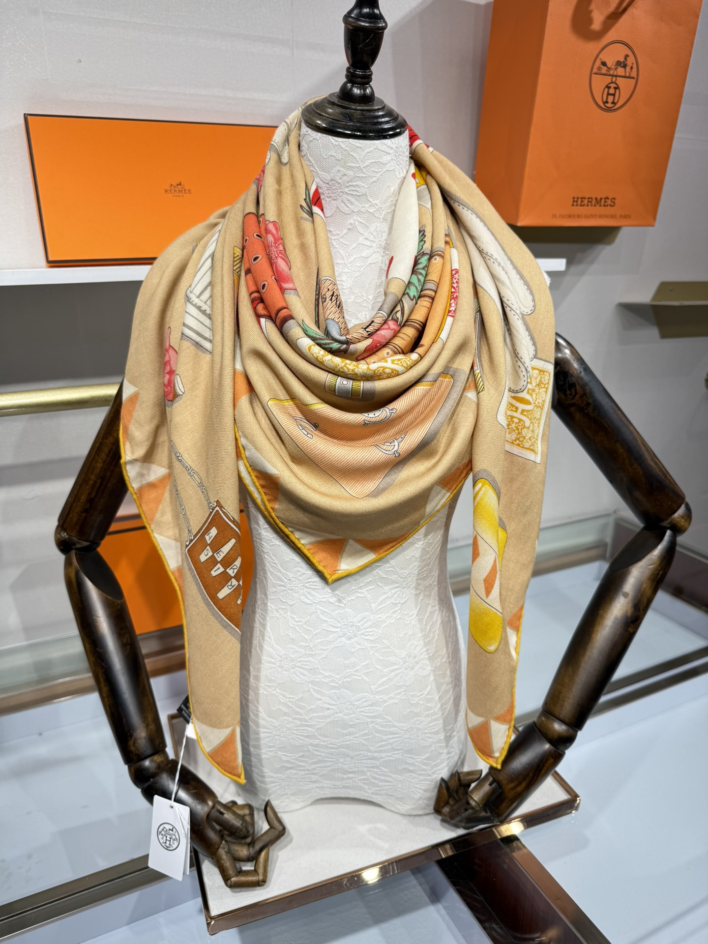 💟2025年秋冬上新💞【双面同色丝毛方巾】手工卷边山羊绒和真丝混纺披肩（70%山羊绒，30%桑蚕丝）这款