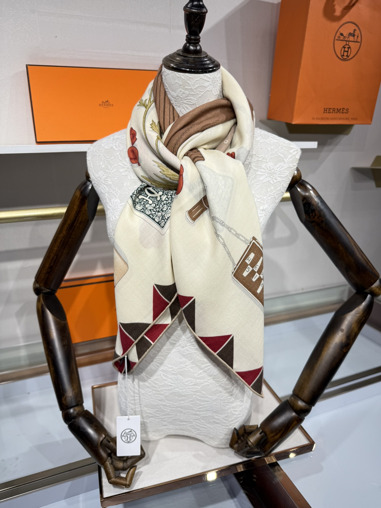 💟2025年秋冬上新💞【双面同色丝毛方巾】手工卷边山羊绒和真丝混纺披肩（70%山羊绒，30%桑蚕丝）这款