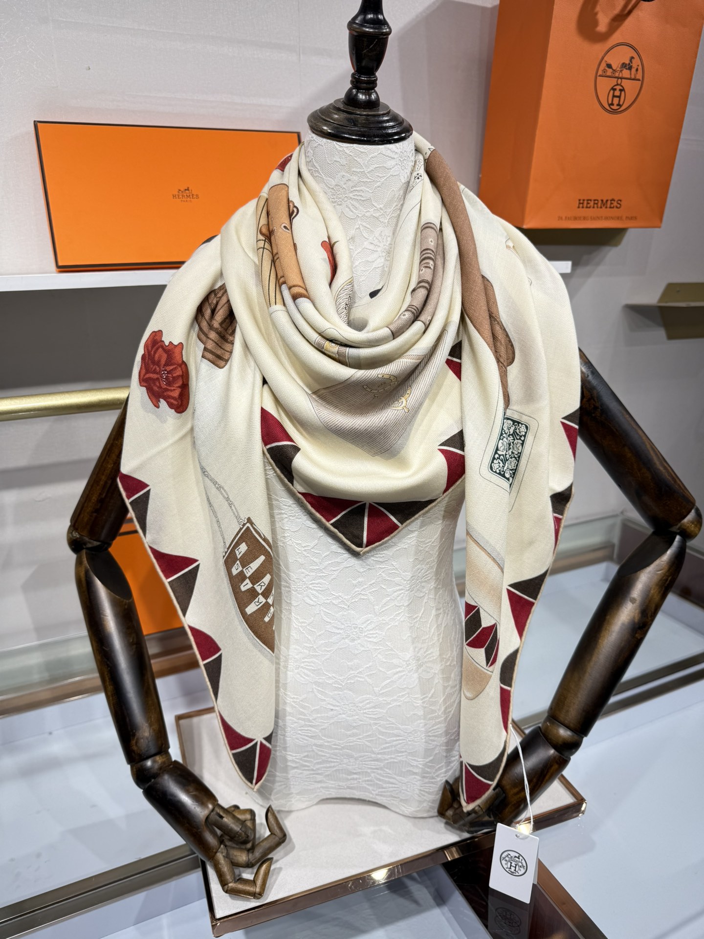 💟2025年秋冬上新💞【双面同色丝毛方巾】手工卷边山羊绒和真丝混纺披肩（70%山羊绒，30%桑蚕丝）这款