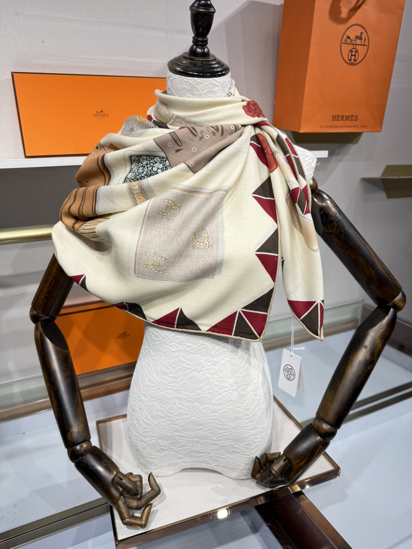 💟2025年秋冬上新💞【双面同色丝毛方巾】手工卷边山羊绒和真丝混纺披肩（70%山羊绒，30%桑蚕丝）这款