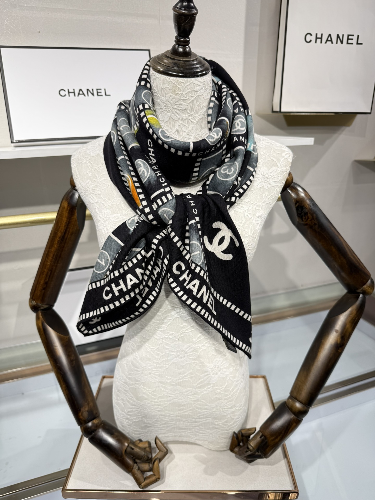 💟2025年秋冬新款💖💖💃🏻💃🏻小香家 丝羊绒方巾‼️抢‼️VIP推荐 ‼️👍下手一定要快【高端 大爱 