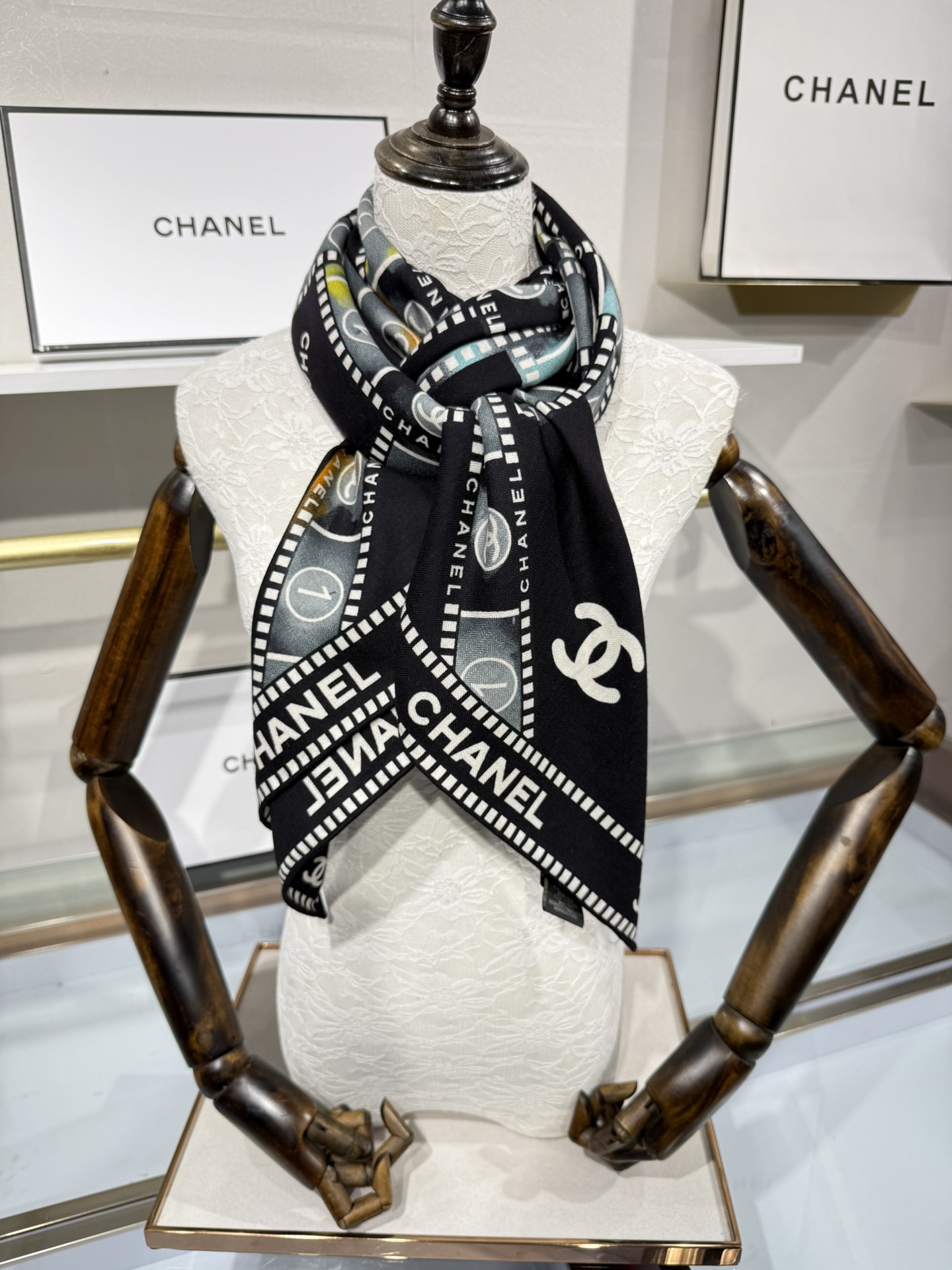 💟2025年秋冬新款💖💖💃🏻💃🏻小香家 丝羊绒方巾‼️抢‼️VIP推荐 ‼️👍下手一定要快【高端 大爱 