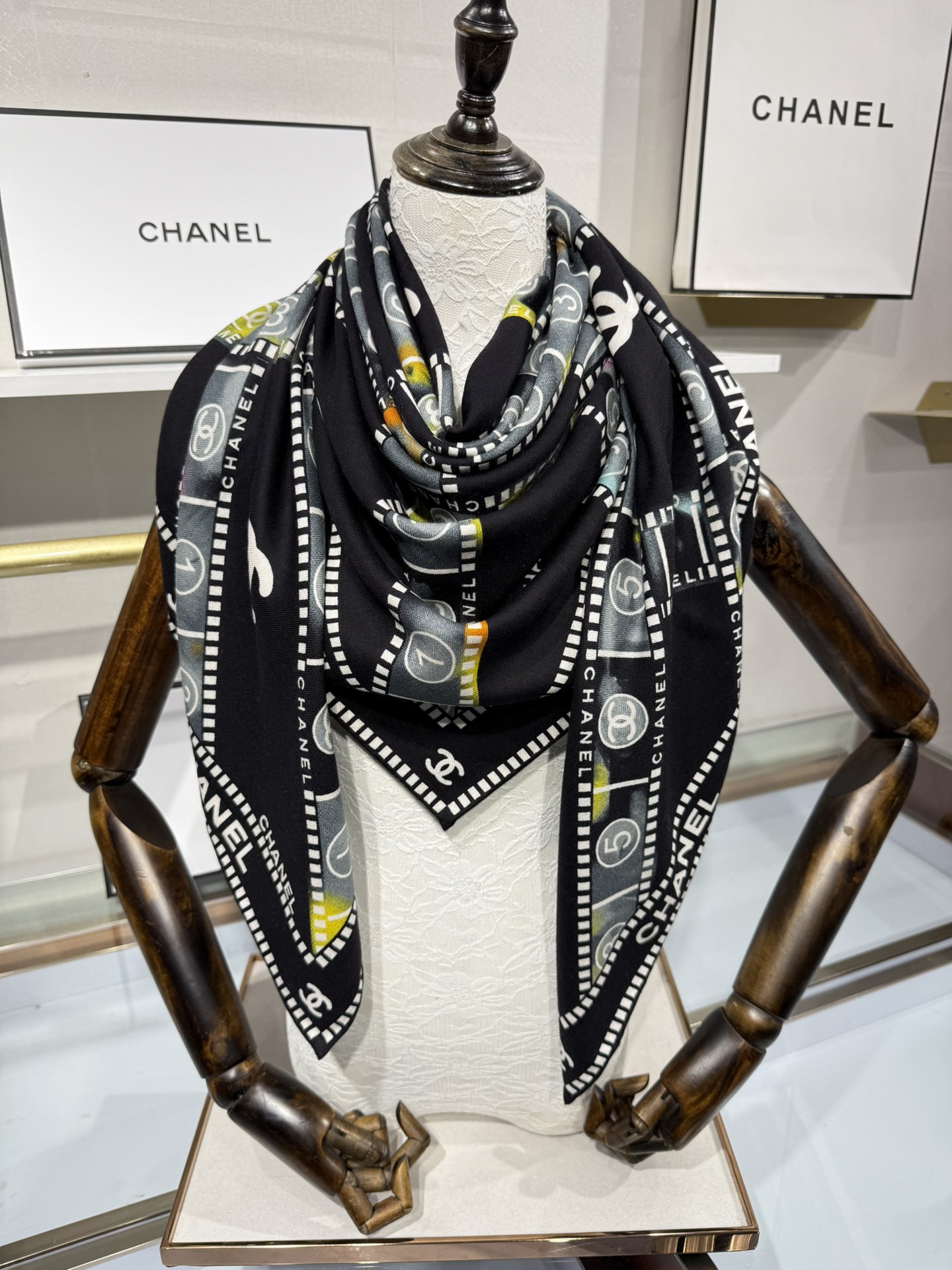 💟2025年秋冬新款💖💖💃🏻💃🏻小香家 丝羊绒方巾‼️抢‼️VIP推荐 ‼️👍下手一定要快【高端 大爱 