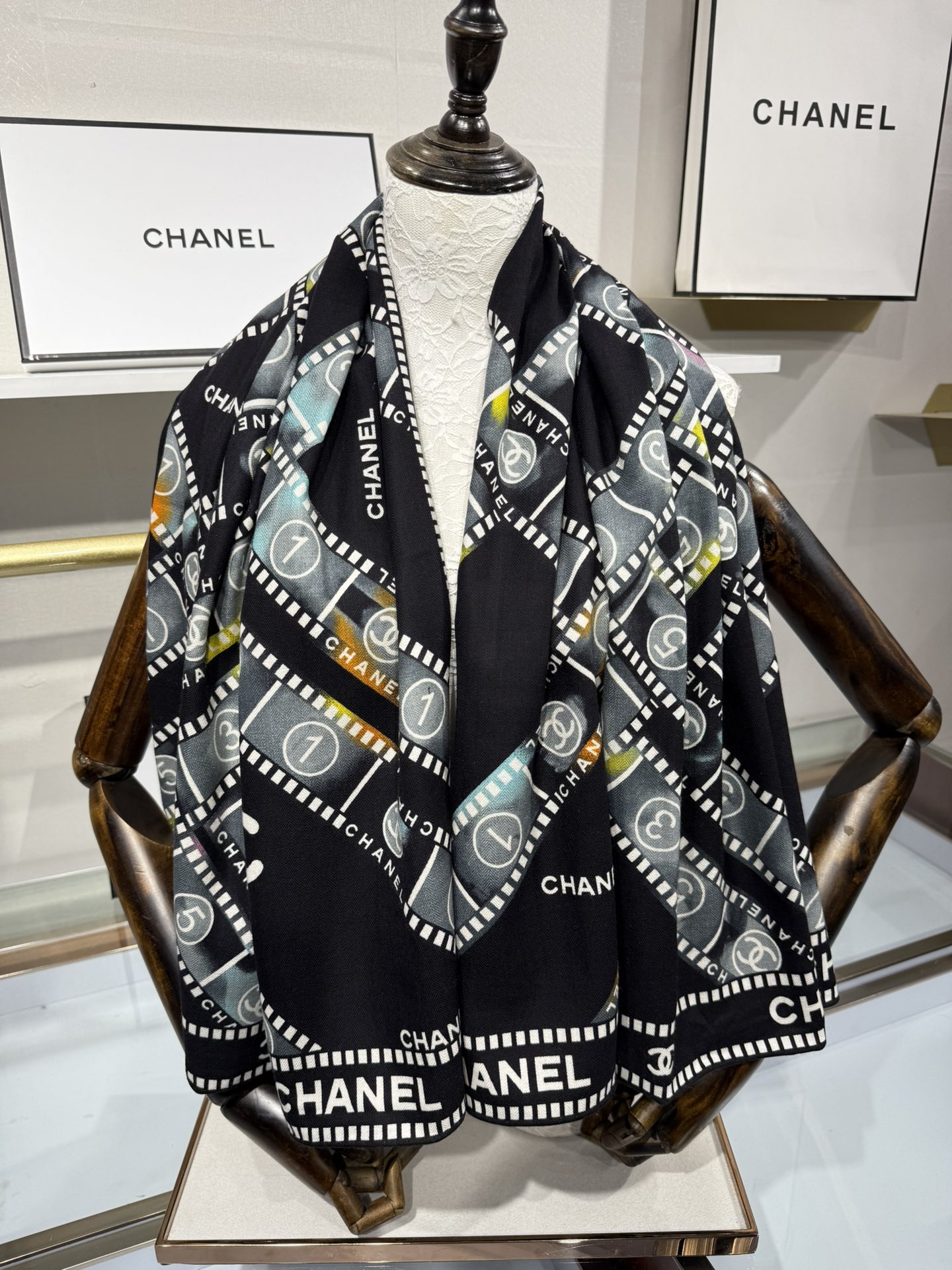 💟2025年秋冬新款💖💖💃🏻💃🏻小香家 丝羊绒方巾‼️抢‼️VIP推荐 ‼️👍下手一定要快【高端 大爱 