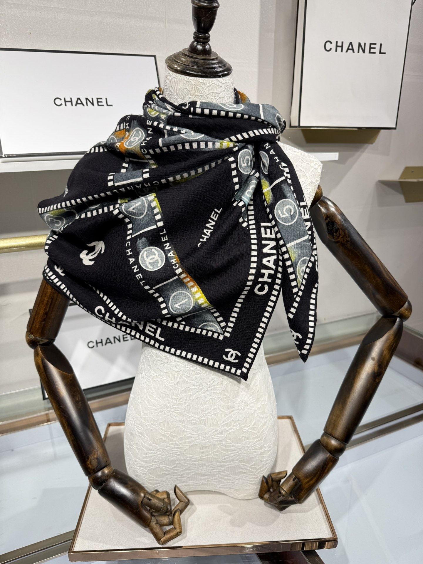 💟2025年秋冬新款💖💖💃🏻💃🏻小香家 丝羊绒方巾‼️抢‼️VIP推荐 ‼️👍下手一定要快【高端 大爱 