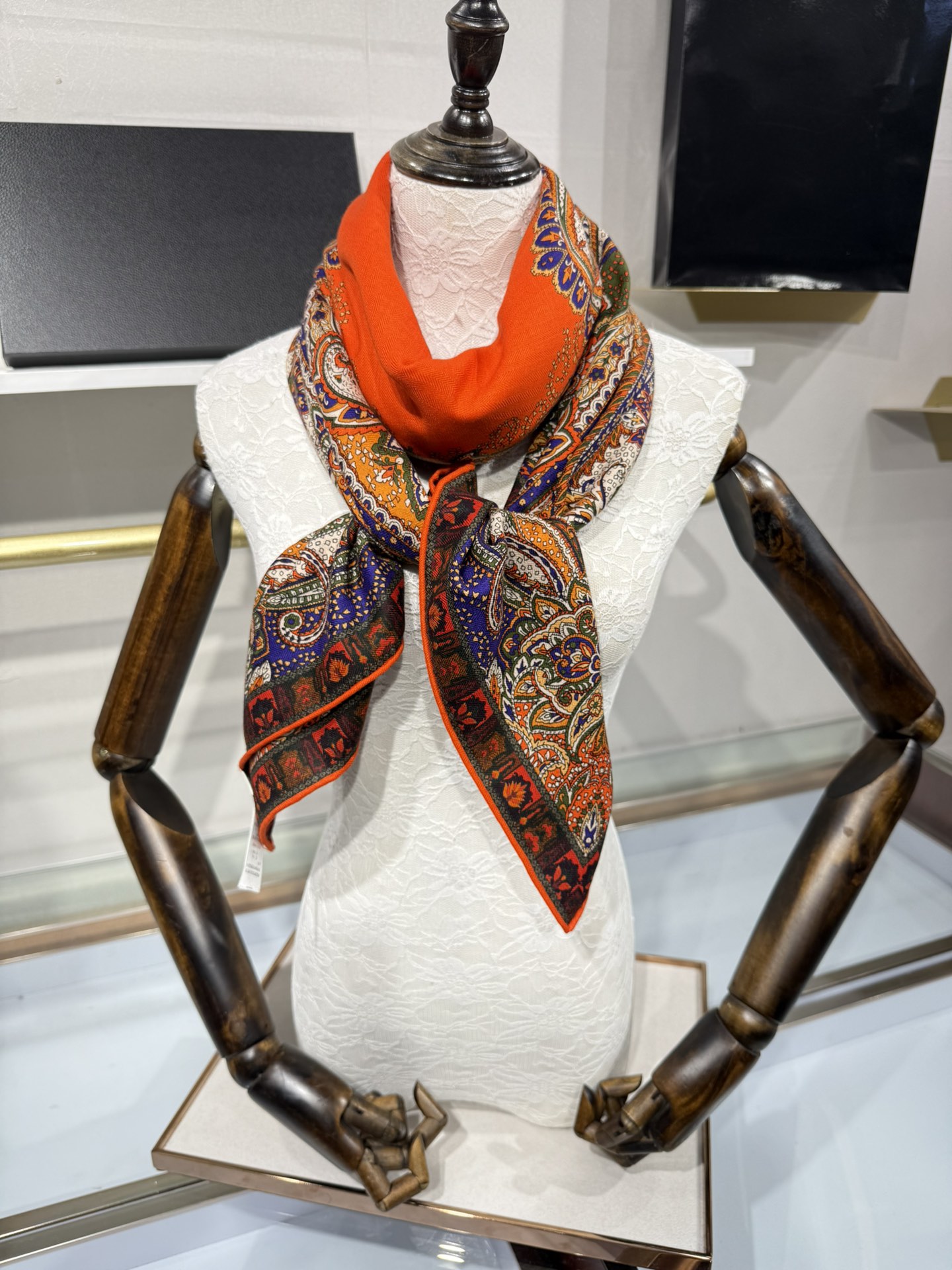 💟2025年 ETRo 秋冬抢先 上新💞【双面同色丝毛方巾】手工卷边山羊绒和真丝混纺披肩（70%山羊绒，