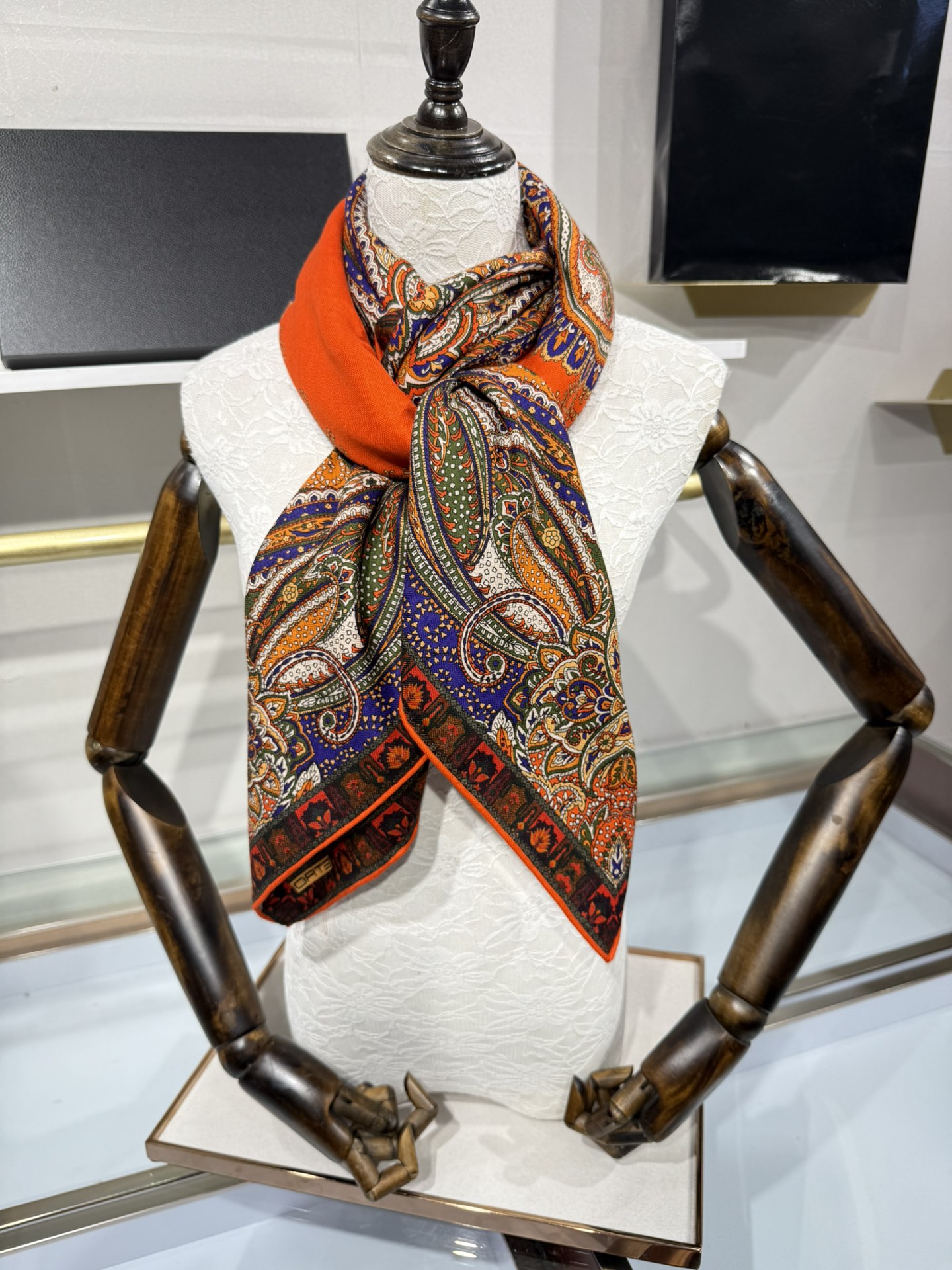 💟2025年 ETRo 秋冬抢先 上新💞【双面同色丝毛方巾】手工卷边山羊绒和真丝混纺披肩（70%山羊绒，