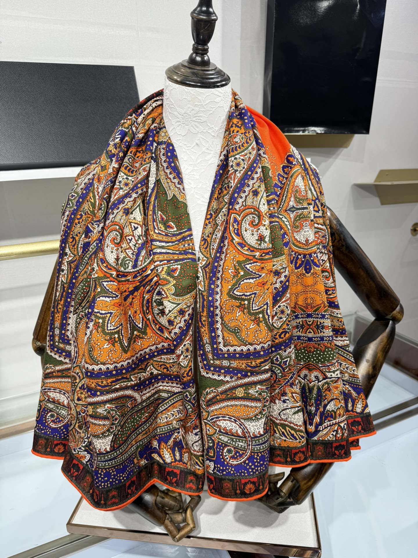 💟2025年 ETRo 秋冬抢先 上新💞【双面同色丝毛方巾】手工卷边山羊绒和真丝混纺披肩（70%山羊绒，