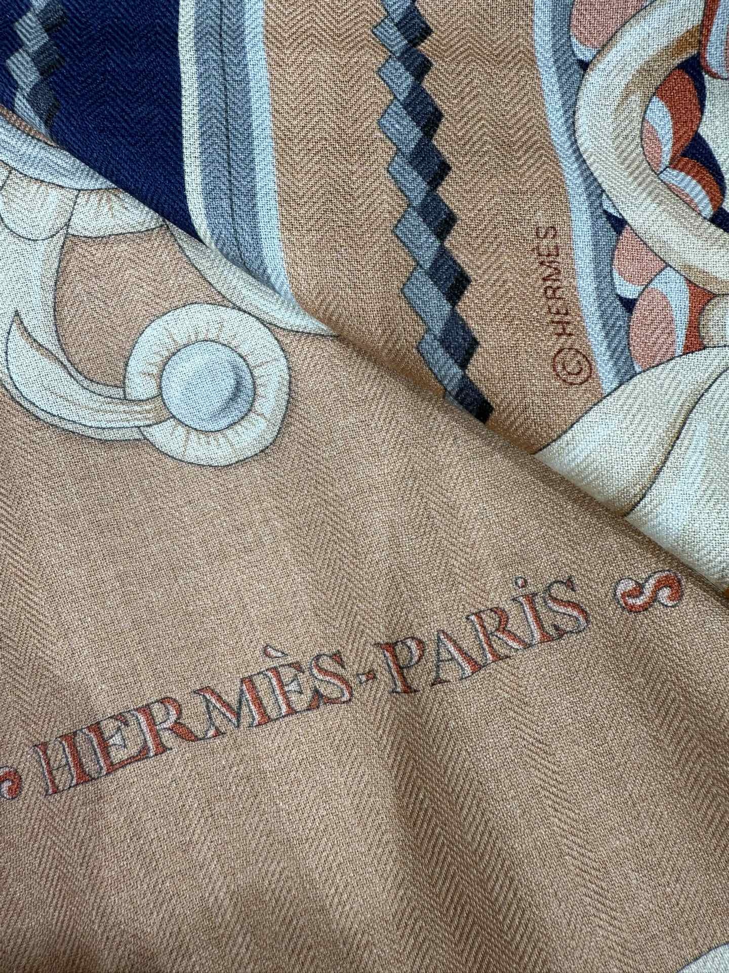 💟2025年秋冬抢先 爱马仕银花集 上新💞【双面同色丝毛方巾】手工卷边山羊绒和真丝混纺披肩(70%山羊绒