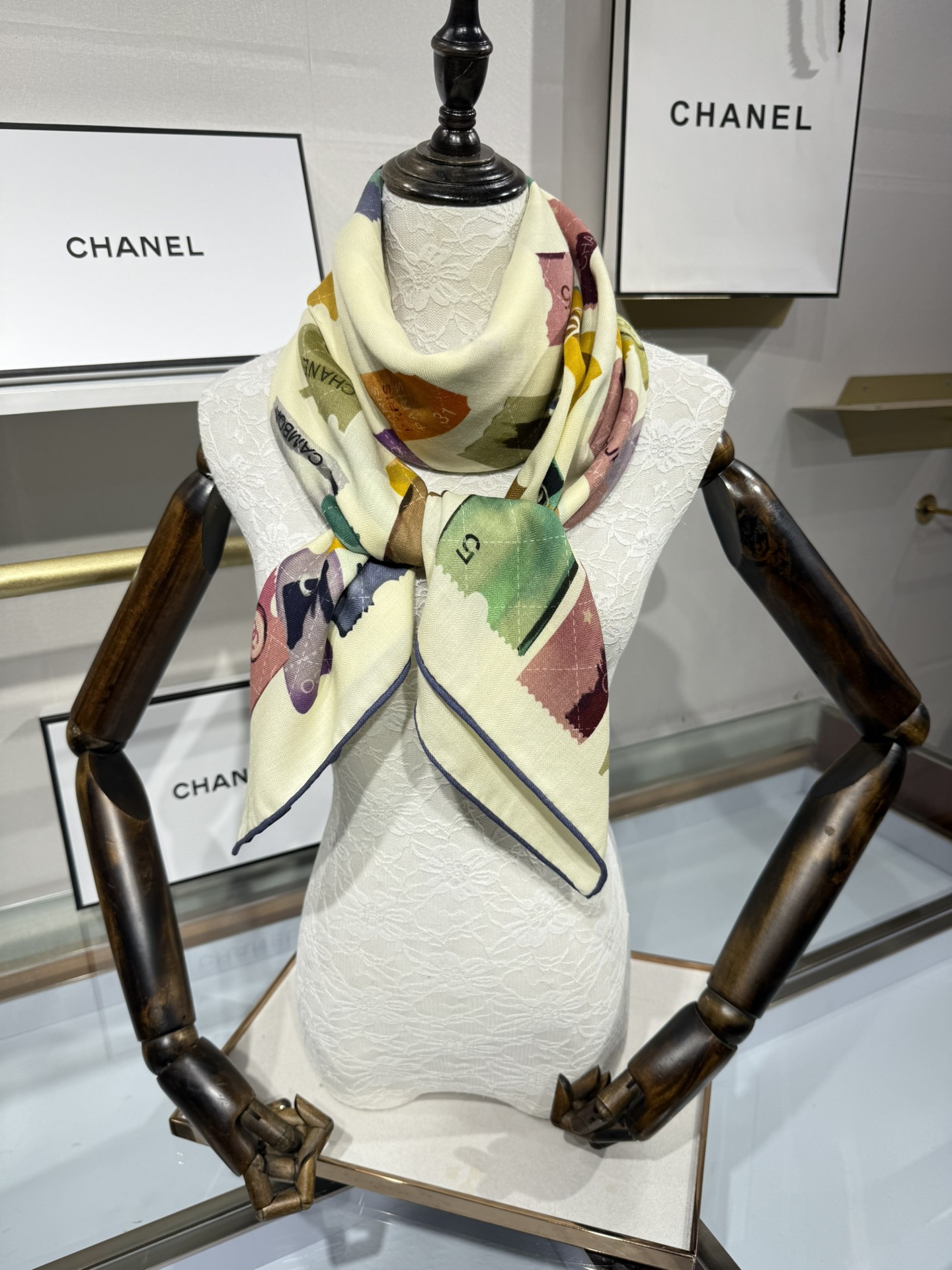 💟2025年秋冬新款💖💖💃🏻💃🏻小香家 丝羊绒方巾‼️抢‼️VIP推荐 ‼️👍下手一定要快【高端 大爱 